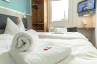 MonteurZimmer: Standard Plus  Queen  + Standard Plus  - T3 Budget Zwickau