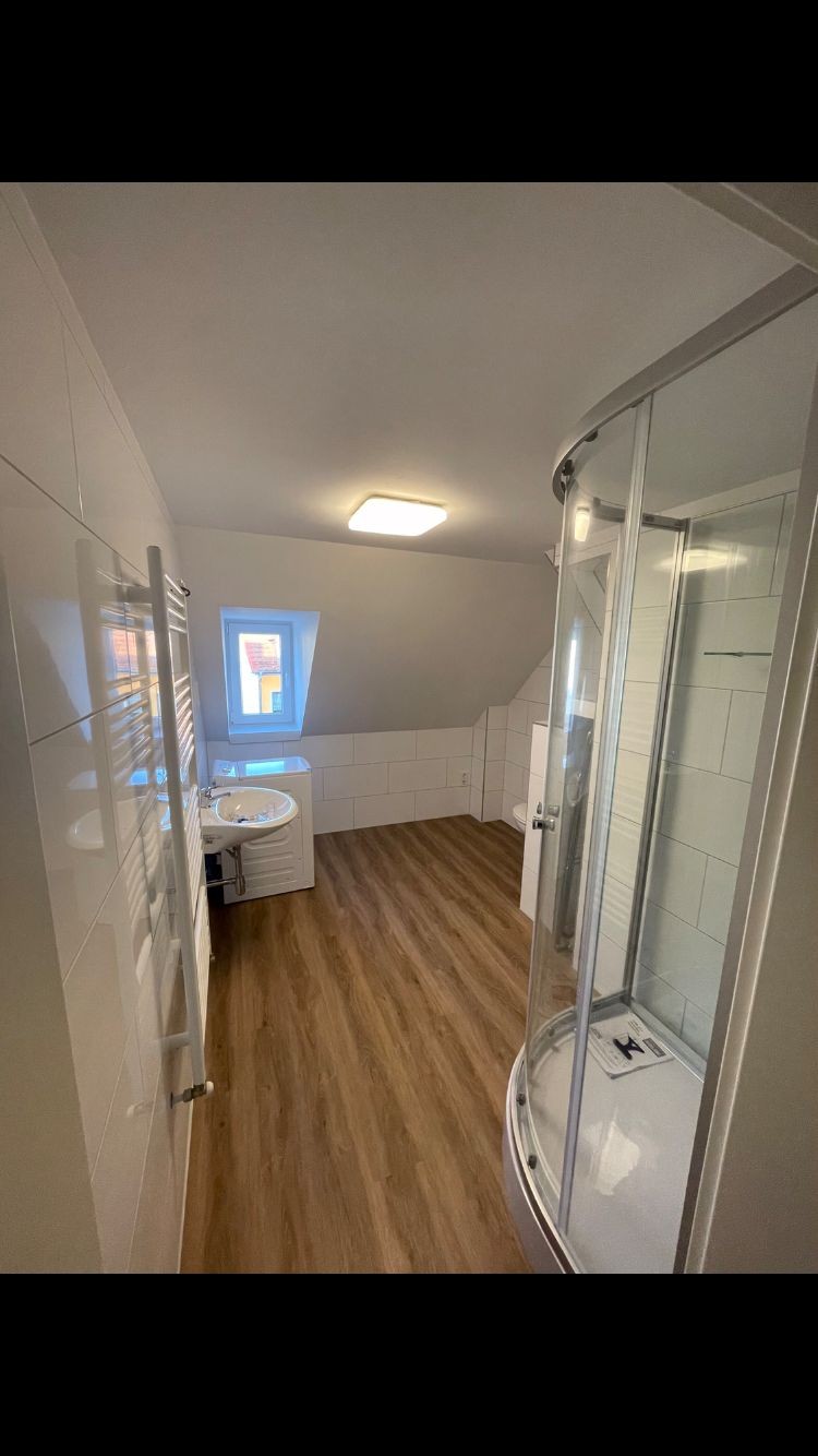 Monteur-Zimmer - Glauchau August-Bebel 40