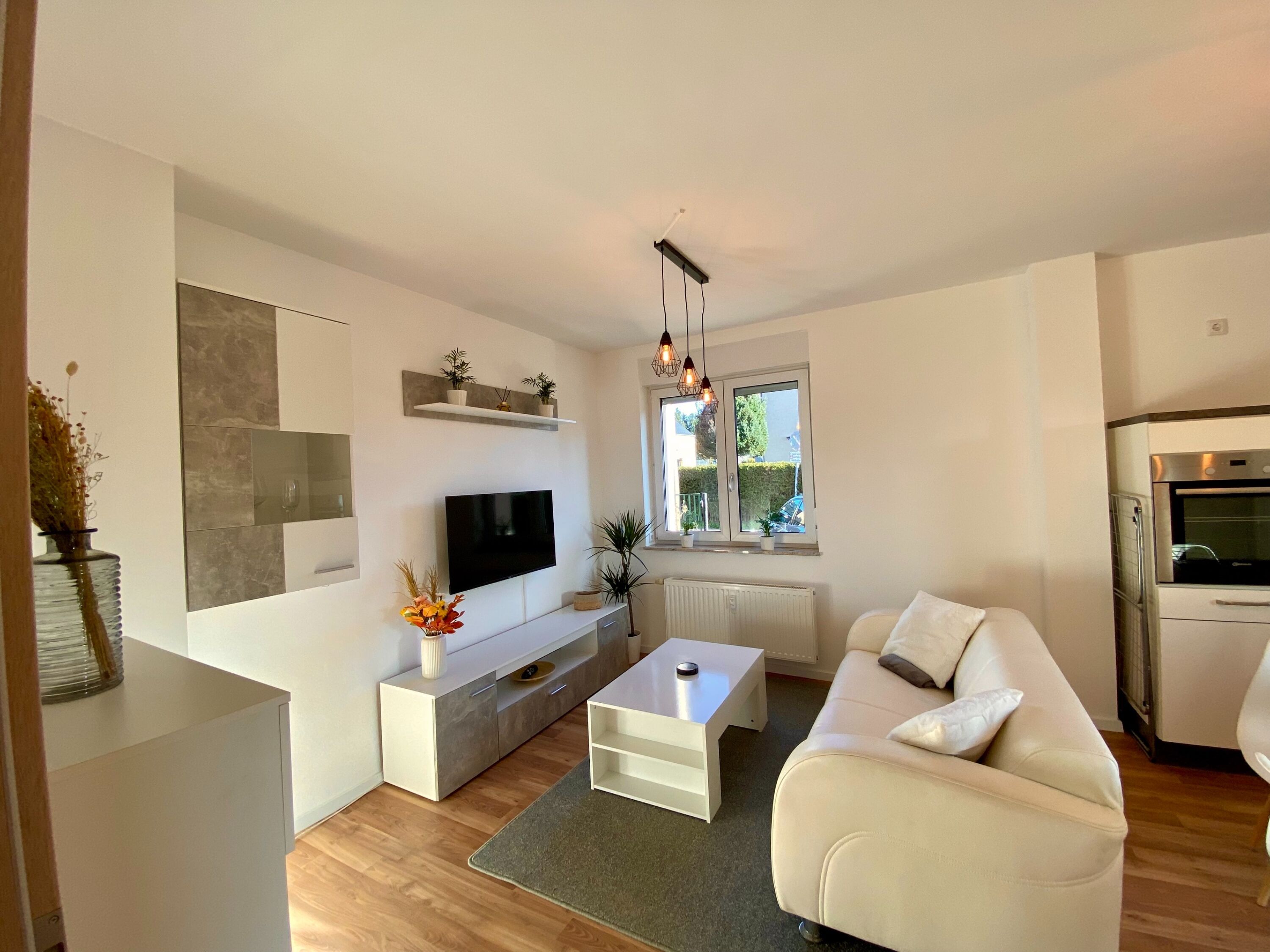 Monteur-Zimmer - Chemnitz - HOCHWERTIGE Wohnung mit gr. Balkon, Netflix, Kaffeeautomat