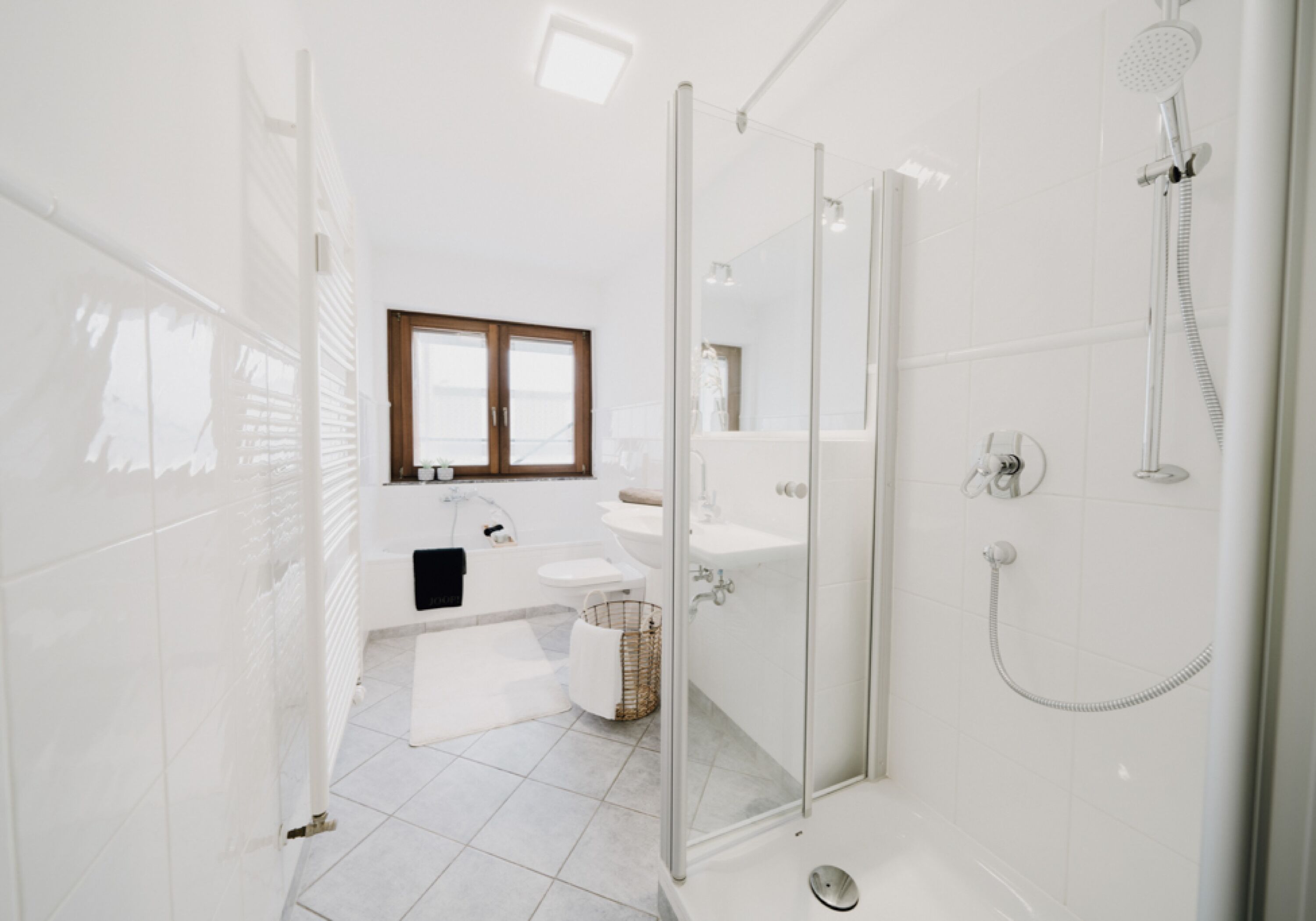 Monteur-Zimmer - Rheinland-Pfalz - 2 Bett - 6 Bett - 8 Bett Unterkünfte in Trier