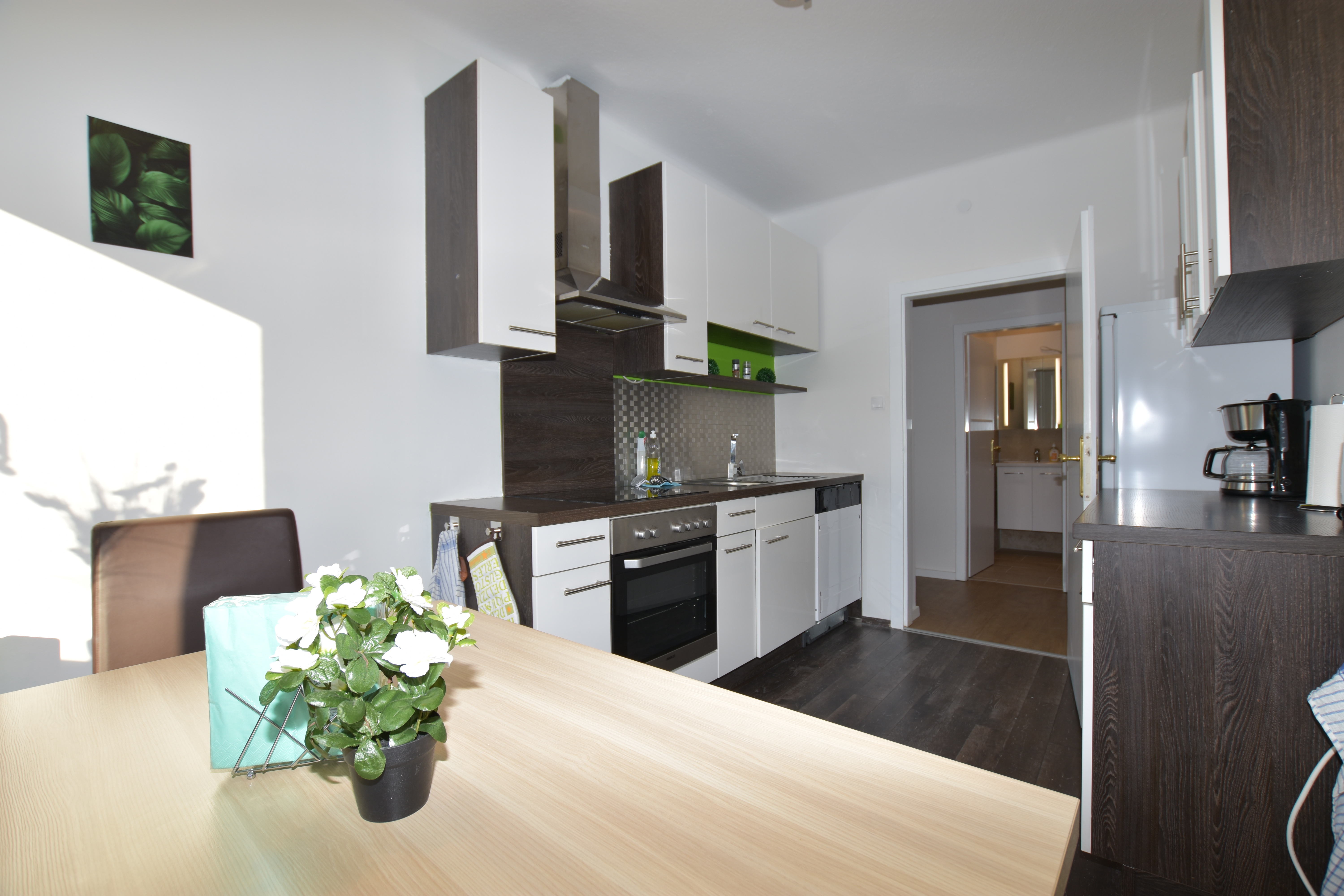 MonteurZimmer: Küche - 20 Einzelbetten in 4 Wohnungen