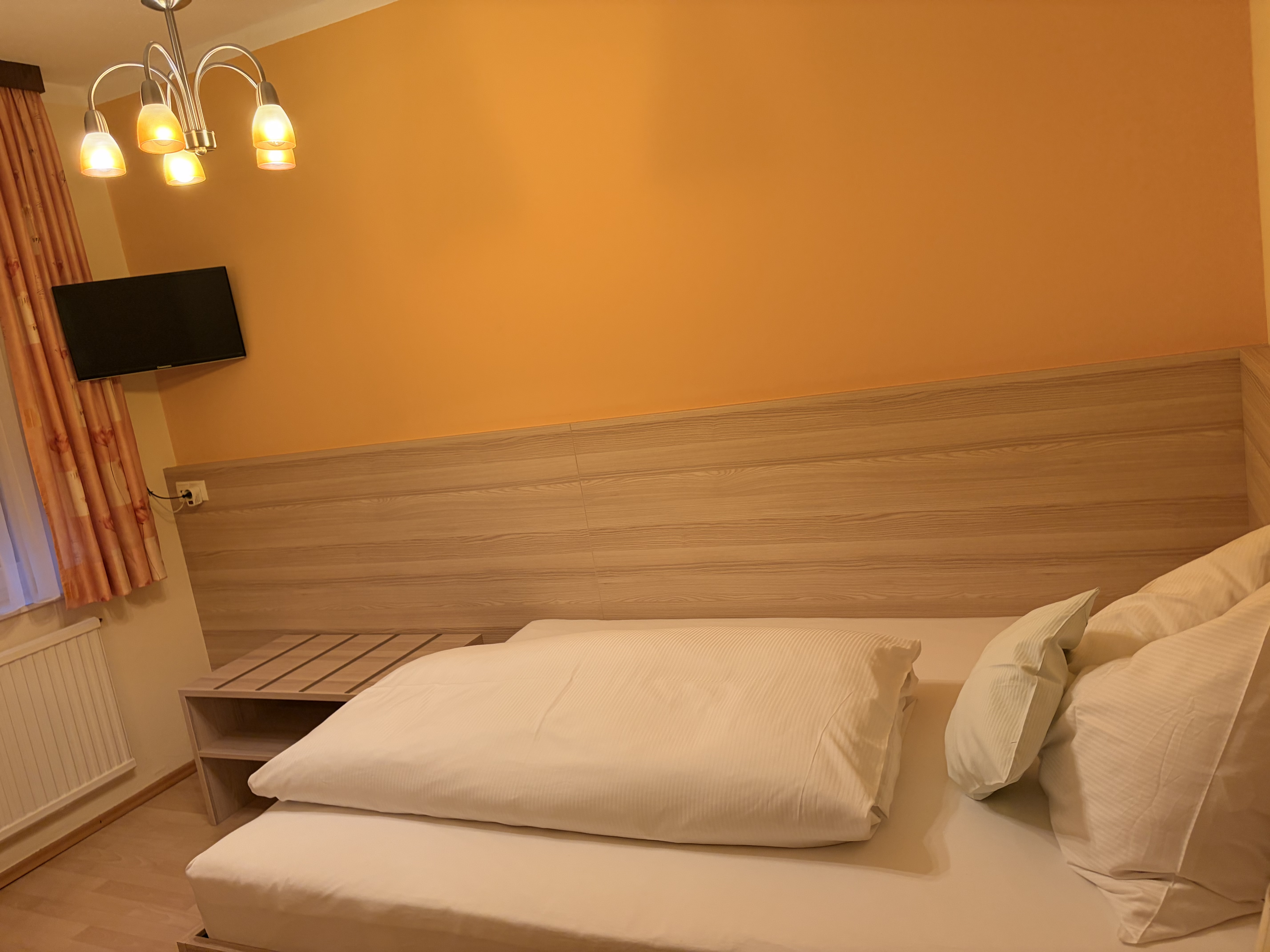 MonteurZimmer: Einbettzimmer - Hotelzimmer Tullnerbach bei Wien