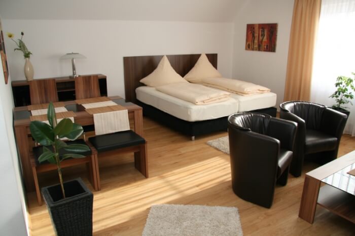 Monteur-Zimmer - Preis pro Nacht - Deutschland - Immobilien Schmikowski & Baumgartner GbR