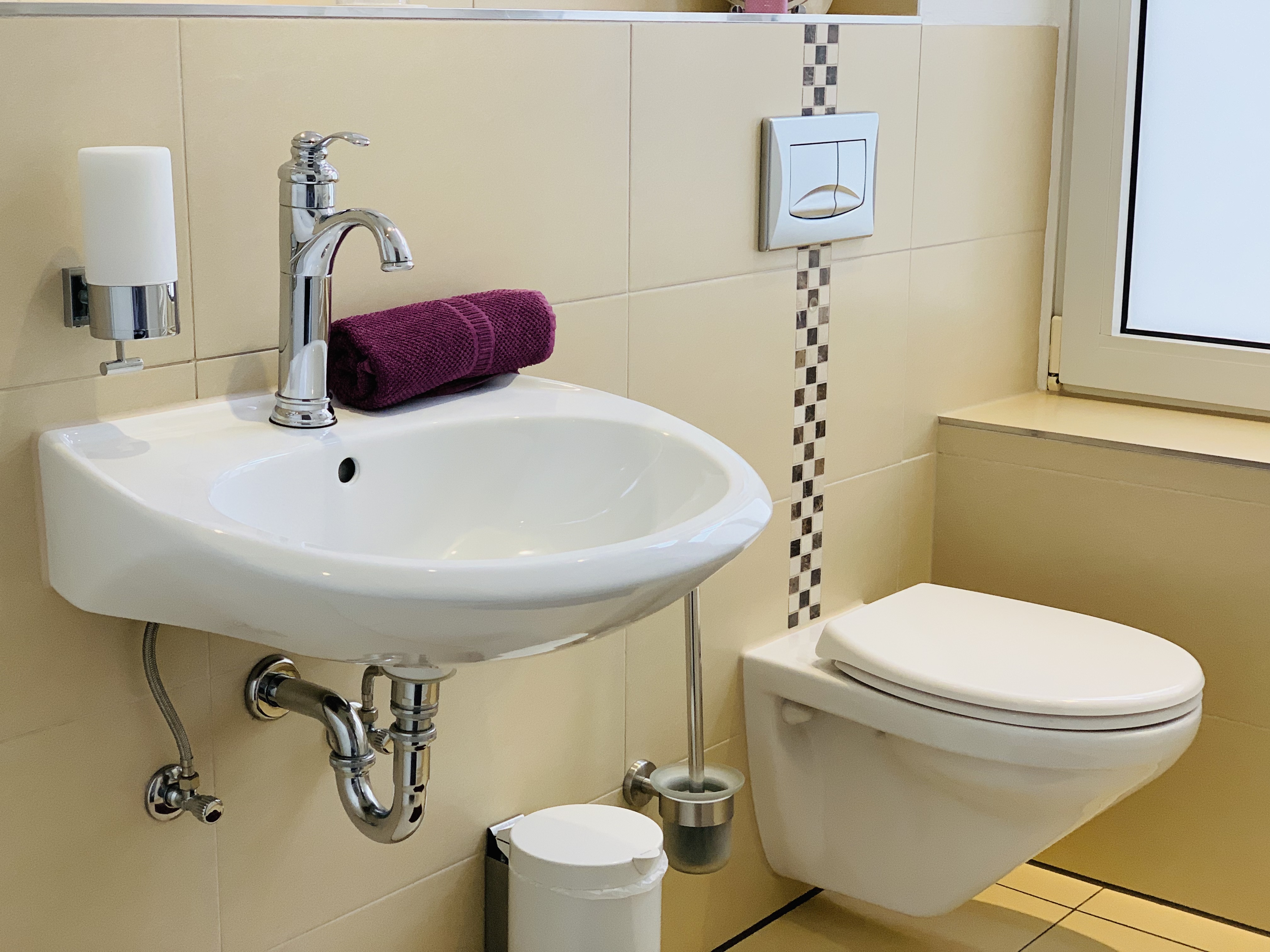 Monteur-Zimmer - Mecklenburg-Vorpommern - Zum weißen Haus - Gästehaus