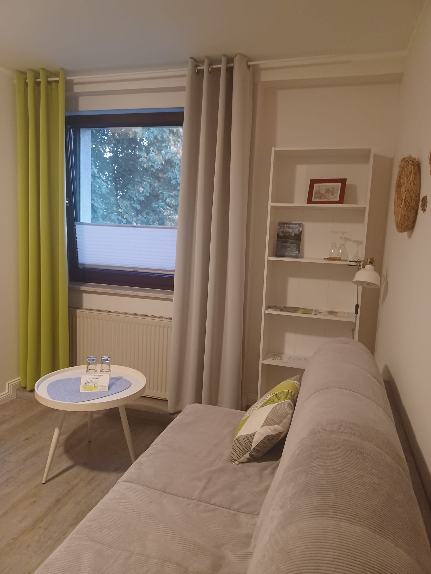 Monteur-Zimmer - Parchim - Couchecke Doppelzimmer 9 - Pension Bett am Kornfeld