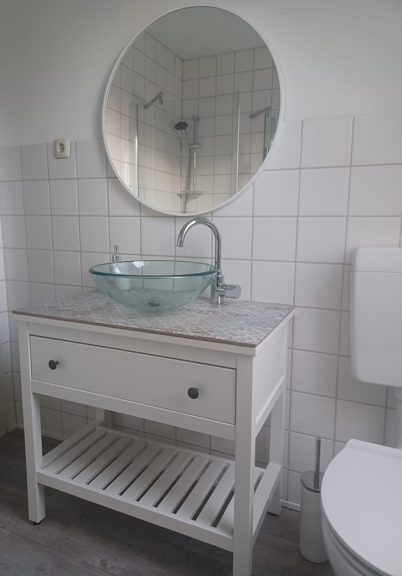 Monteur-Zimmer - Parchim - Bäder alle mit eigenem WC und Dusche - Pension Bett am Kornfeld