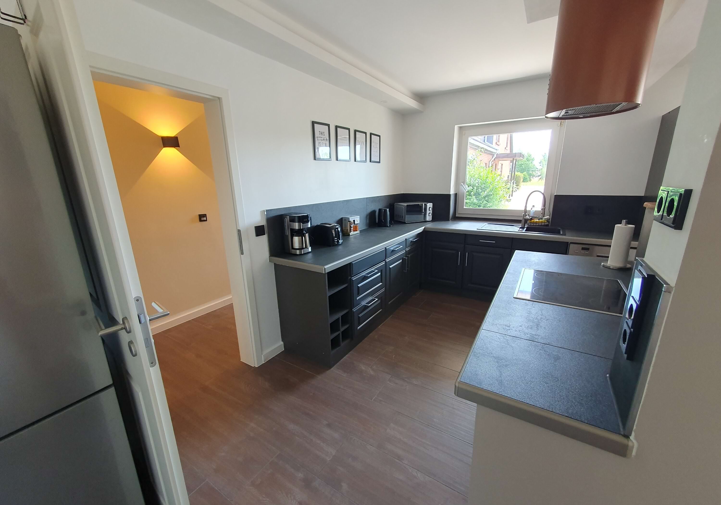 Monteur-Zimmer - Mecklenburg-Vorpommern - Luxuriose Unterkunft mit Grillmöglichkeit in Schwerin