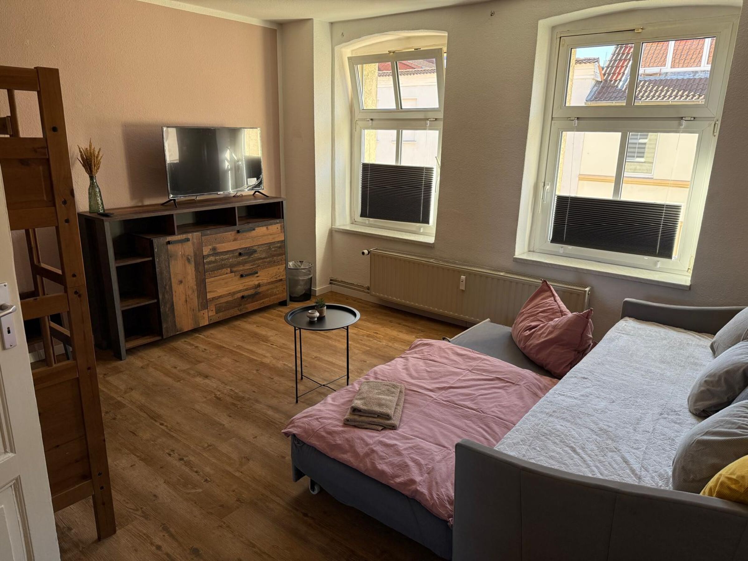 Monteur-Zimmer - Preis pro Nacht - Deutschland - abgeschlossene Wohnung für bis zu 4 Personen Innenstadt