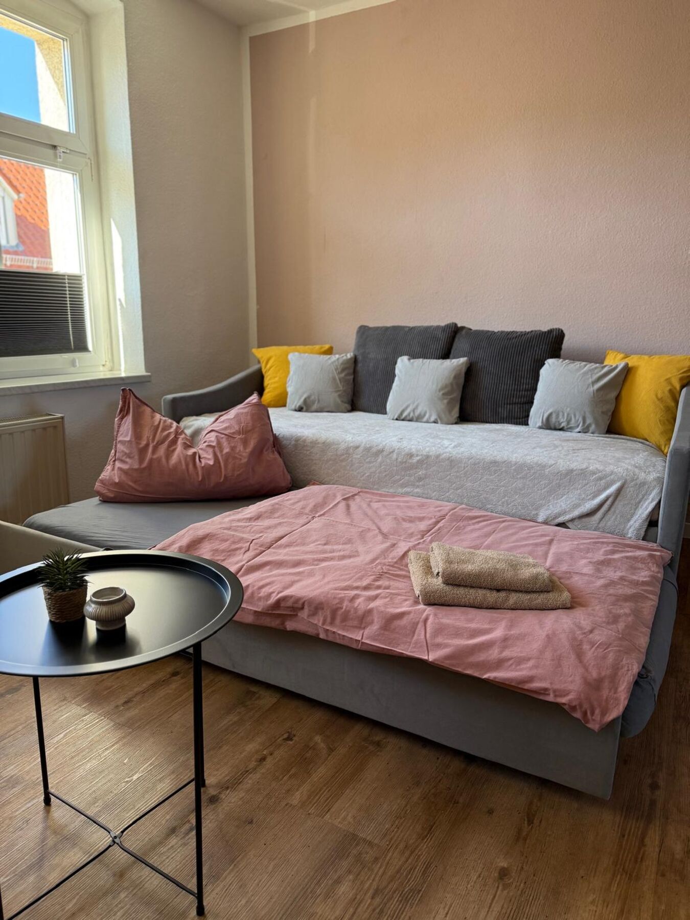 Monteur-Zimmer - Preis pro Nacht - Deutschland - abgeschlossene Wohnung für bis zu 4 Personen Innenstadt