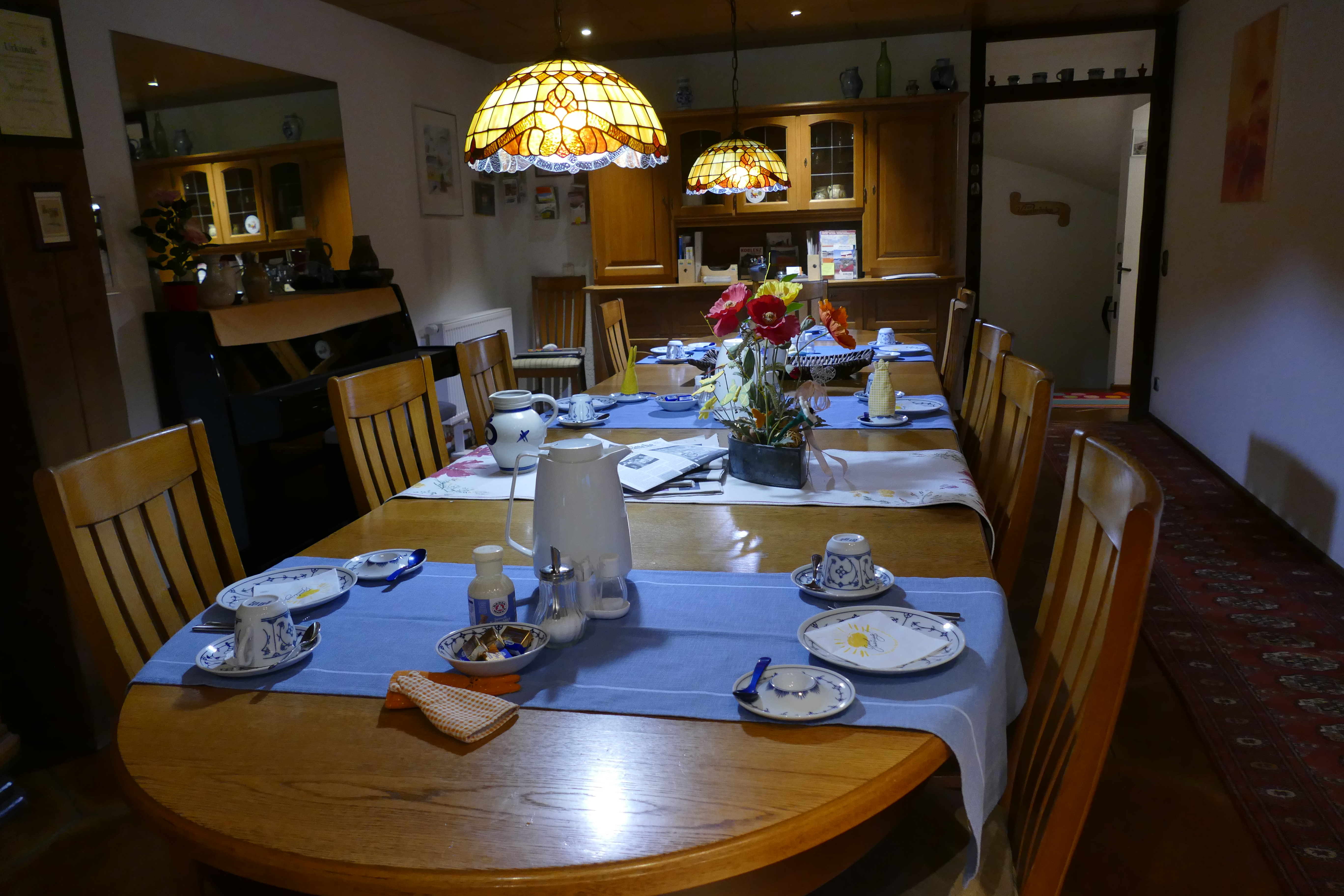 Monteur-Zimmer - Zimmerarten: Einzelzimmer - Frühstückstisch für die Gäste - Pension Haus Ursula