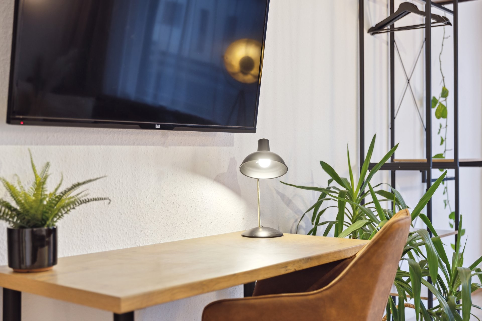 Monteur-Zimmer - Rheinland-Pfalz - DD_Homes Unterkunft,4 Einzelbetten,Balkon,Parken,Smart TV,flex CheckIn