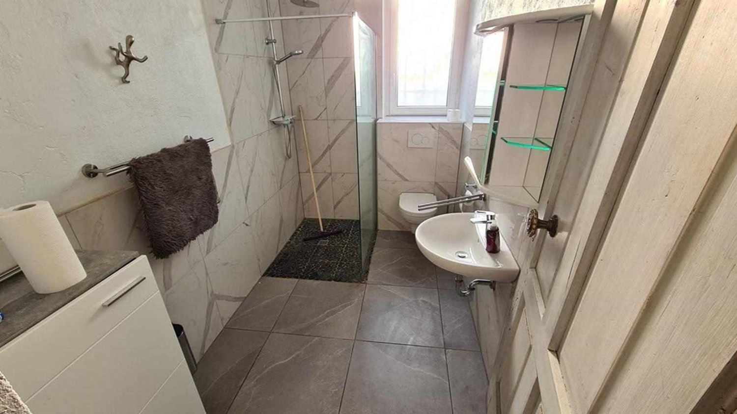 Monteur-Zimmer - Mündersbach - Gästezimmer Neuwied