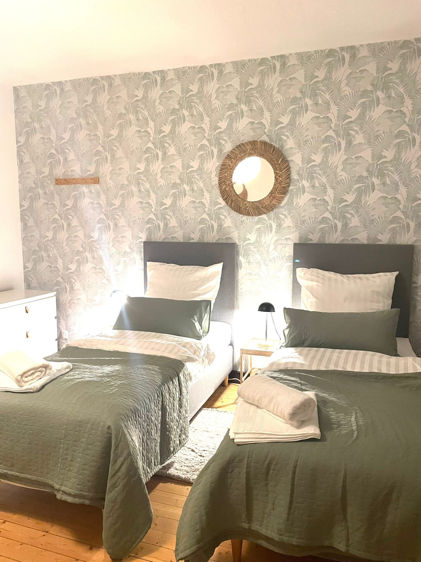 Monteur-Zimmer - Mündersbach - Monteurwohnung 4 Zimmer mit Terrasse,Parkplatz,SmartTV, 3-7 Betten