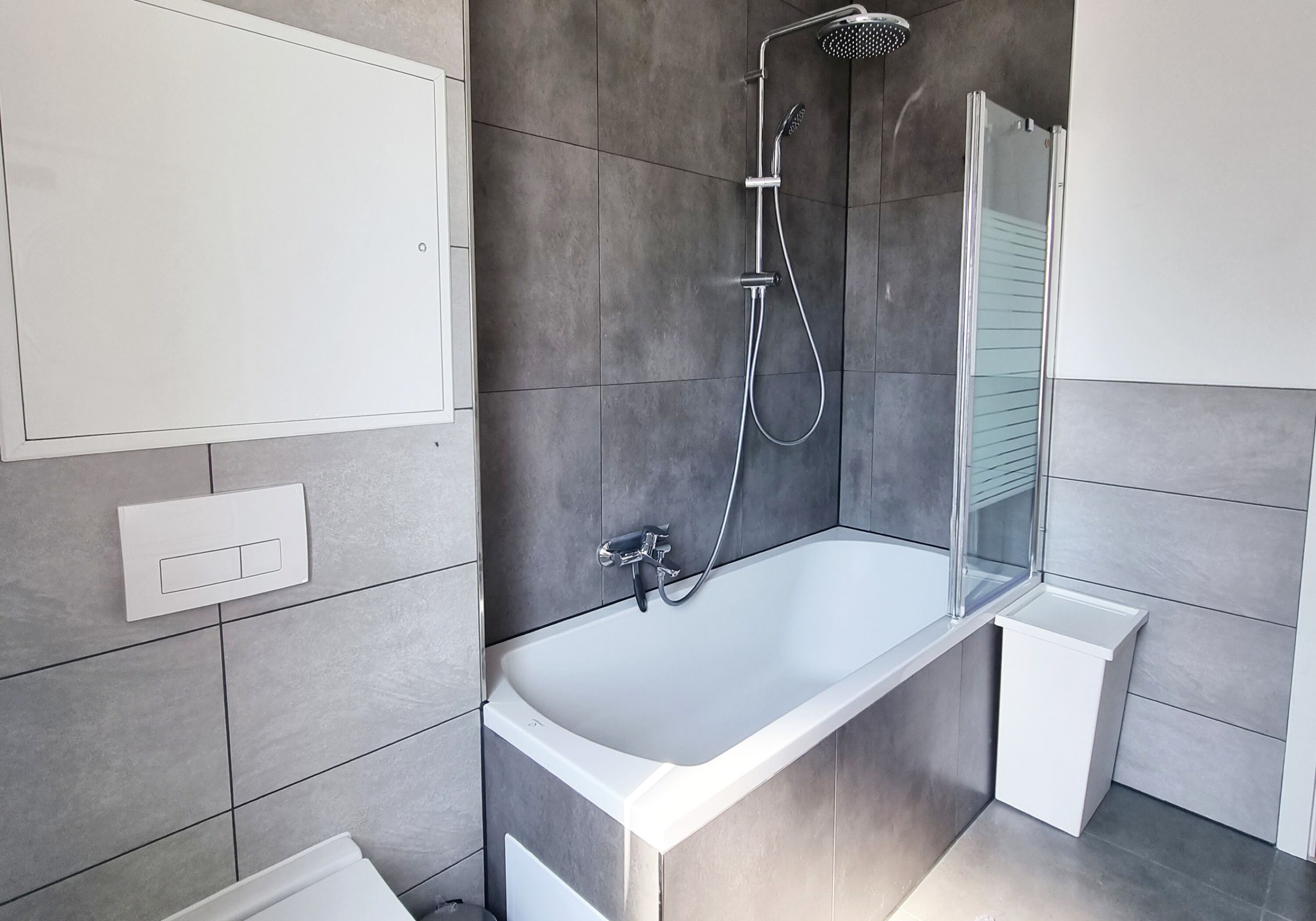 Monteur-Zimmer - Mündersbach - Sofort frei ! Frisch saniert, 6 Betten, reichlich Parkplätze