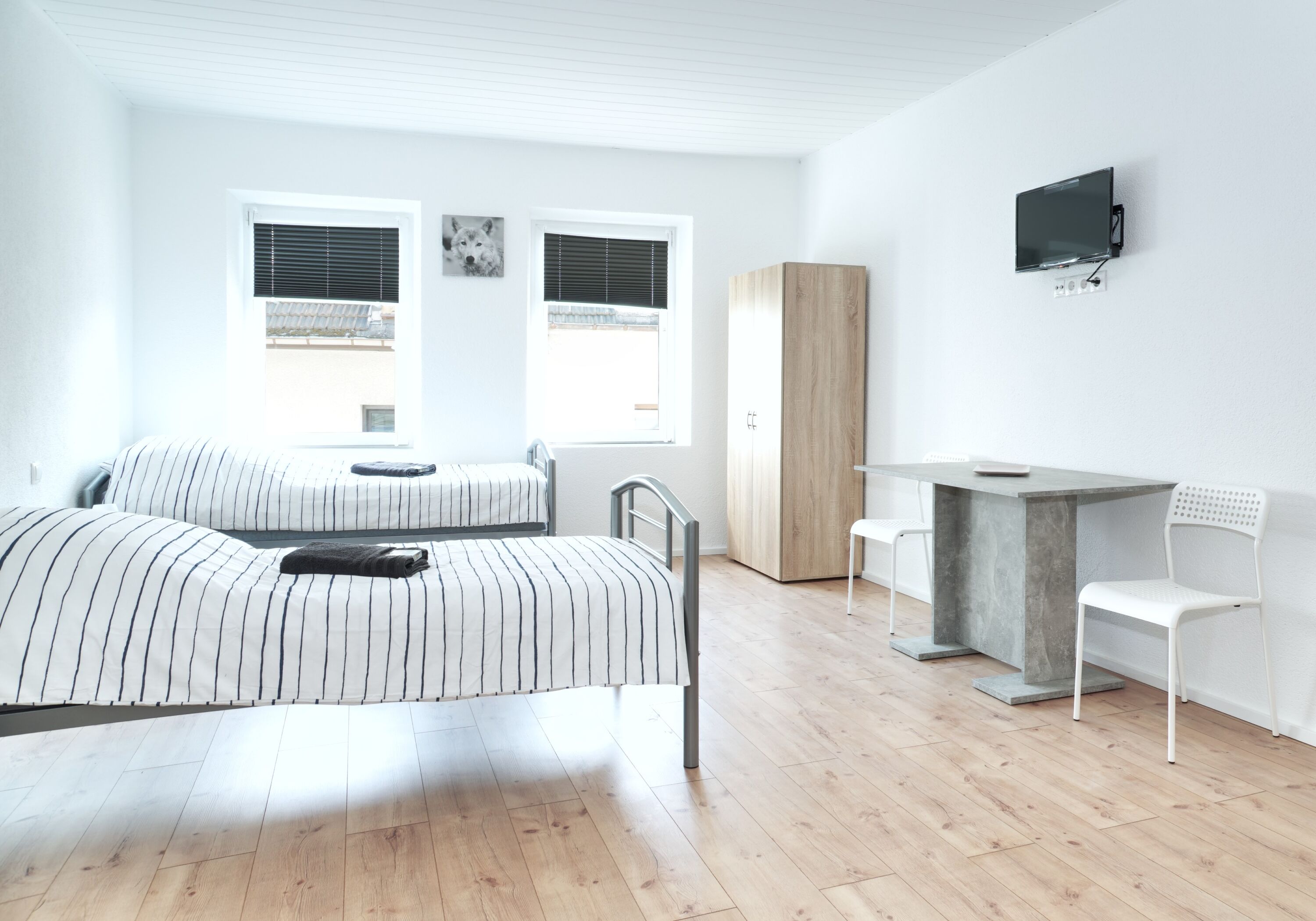 Monteur-Zimmer - Mündersbach - Sofort frei ! Frisch saniert, 6 Betten, reichlich Parkplätze