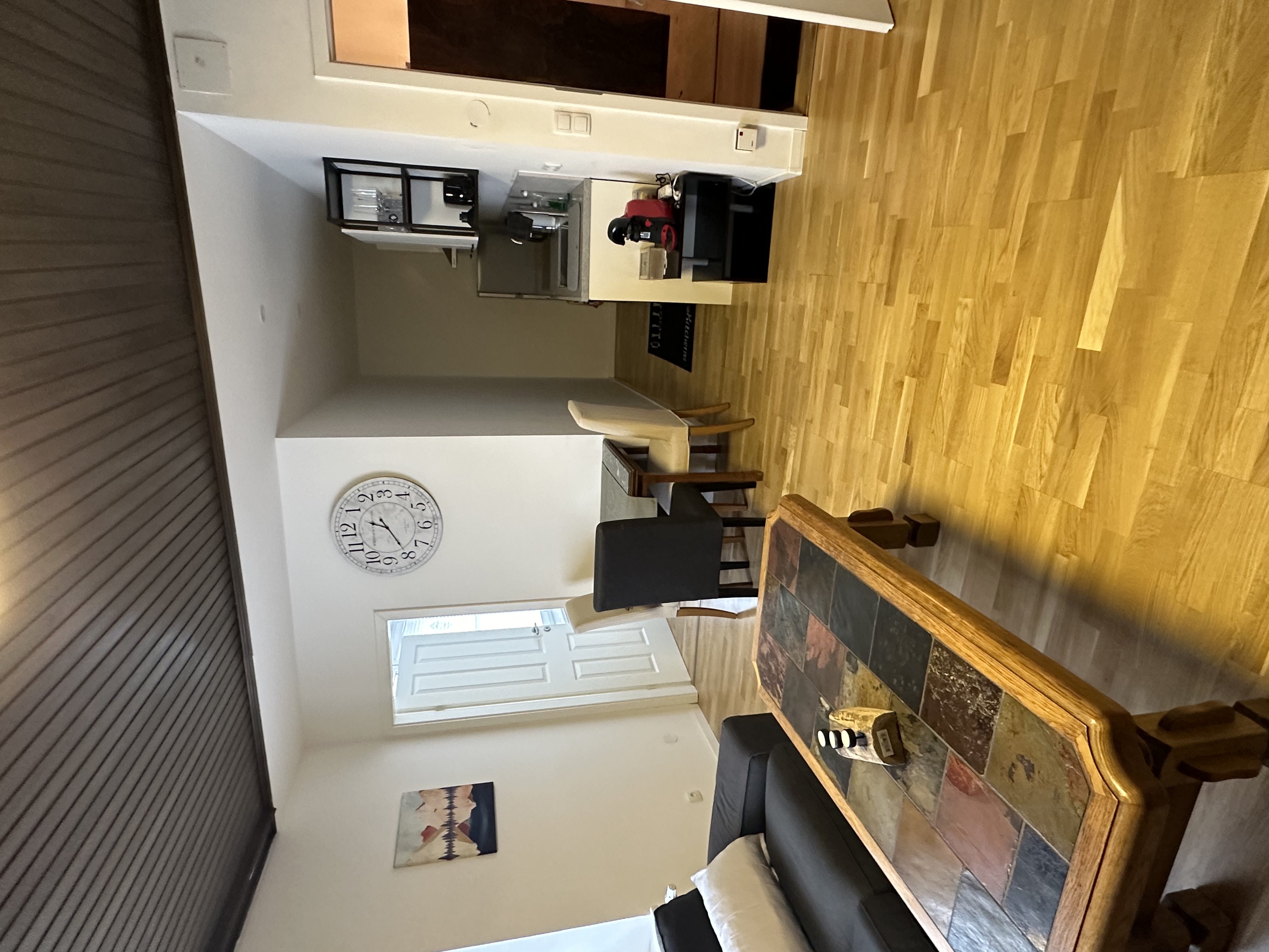 Monteur-Zimmer - Einzelbetten - Wohnzimmer  - Monteurwohnung für 3 Pers. 