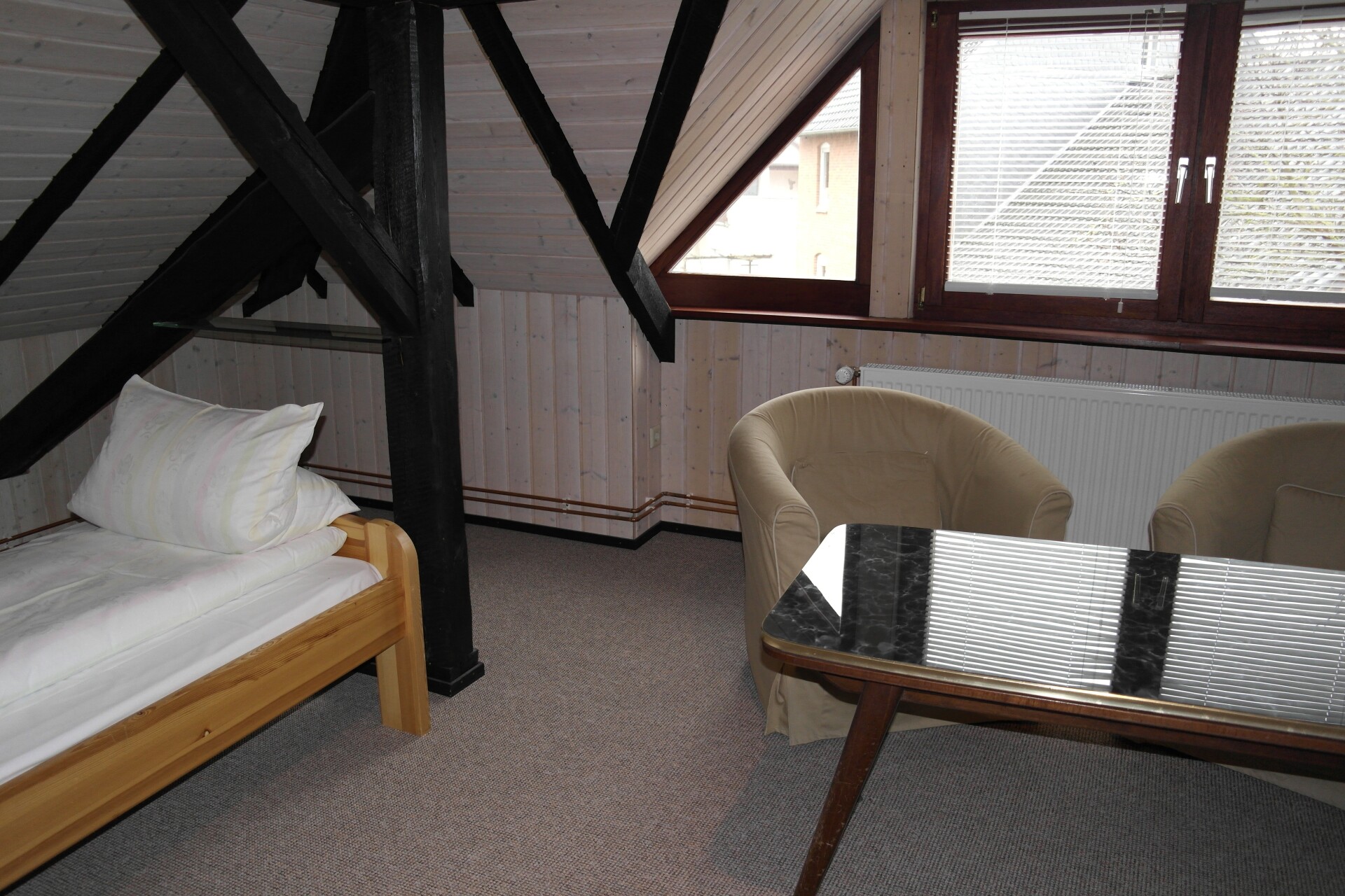 MonteurZimmer: Gästezimmer in Barnten. Mit Balkon oder Terrasse. Tel.+49 162 9827789