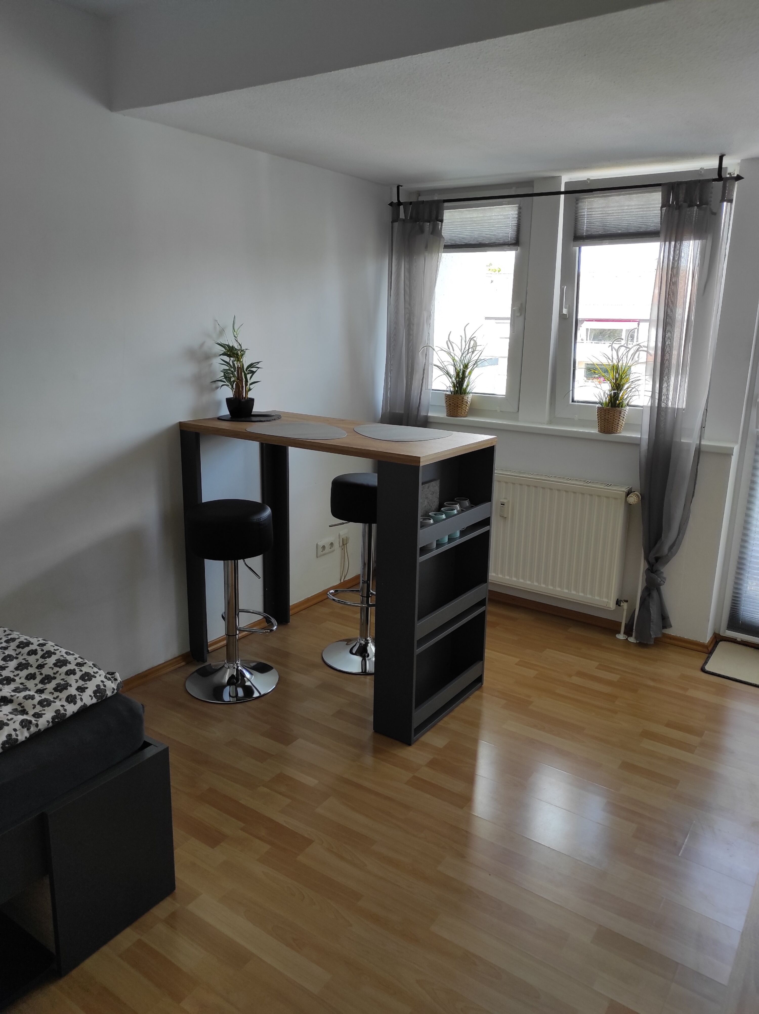 MonteurZimmer: Charmantes kleines Appartment mit Balkon