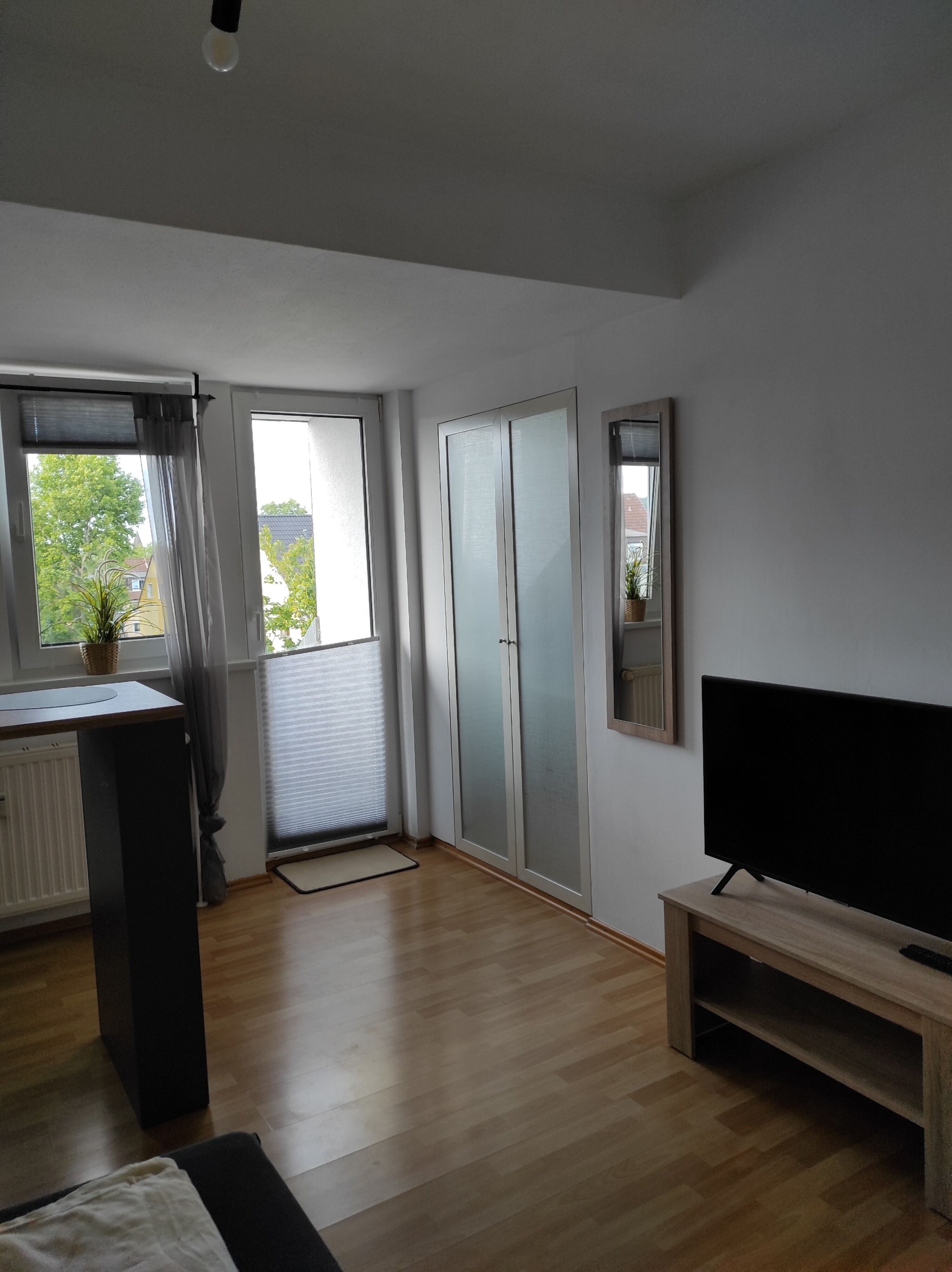 MonteurZimmer: Charmantes kleines Appartment mit Balkon