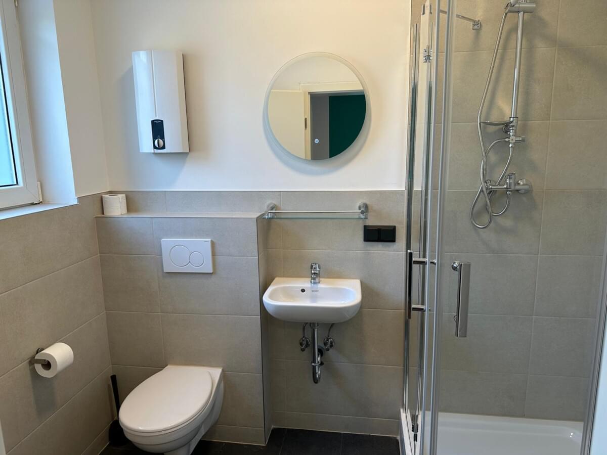 MonteurZimmer: Hive Apartments - an der B6 Giesen (20 min zur Messe)