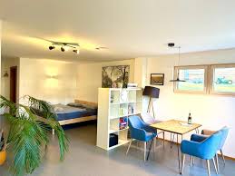 MonteurZimmer: Schöne helle Souterrain-Wohnung