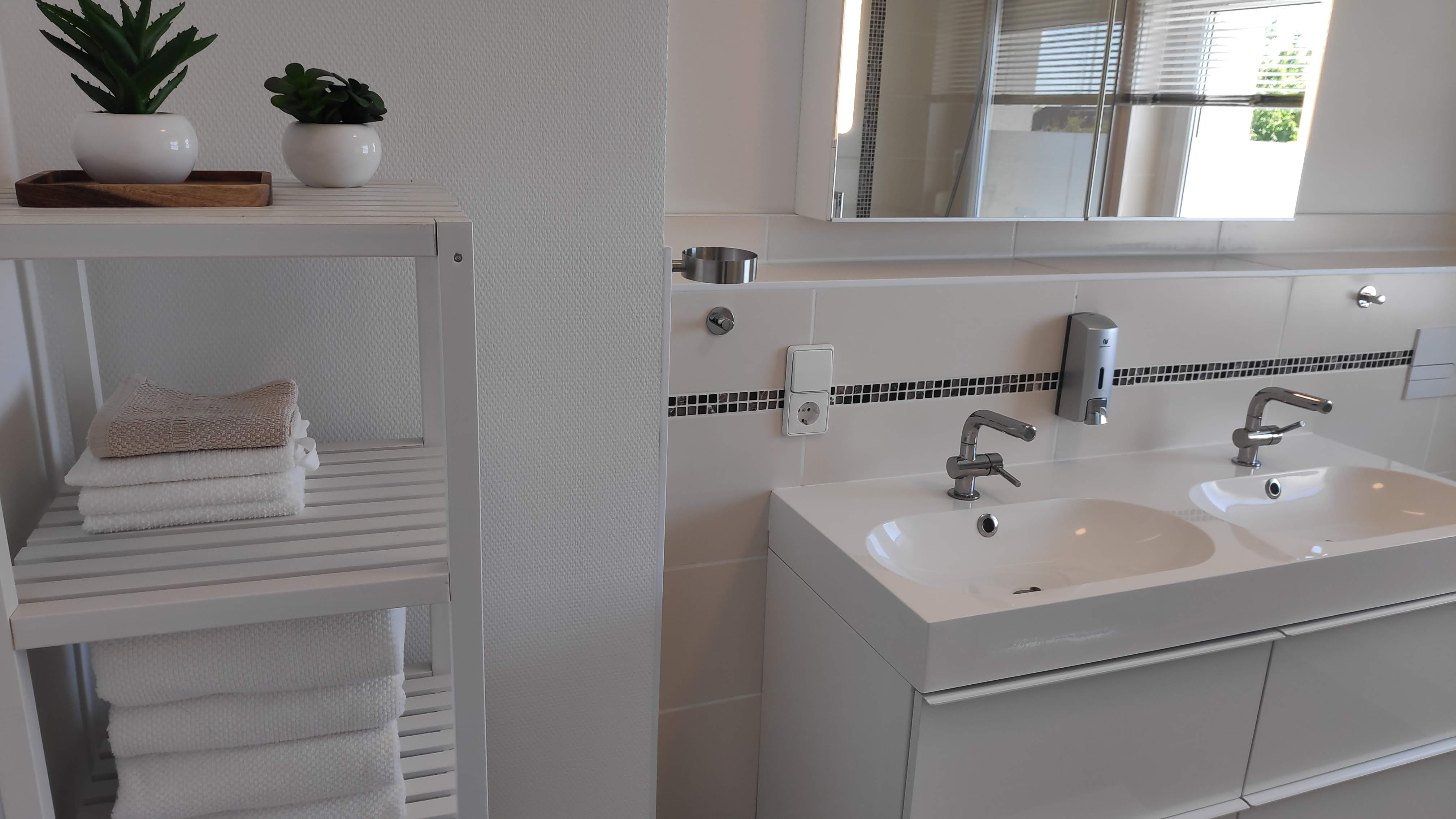 MonteurZimmer: 4-Zimmer Haus in Leipzig in der Nähe Porschewerk BMW Werkleipzig