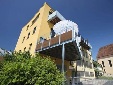 MonteurZimmer: Lava Inn