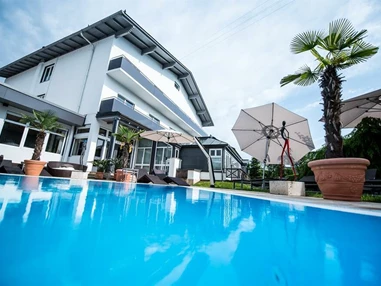 MonteurZimmer: Oststeirischer Hof