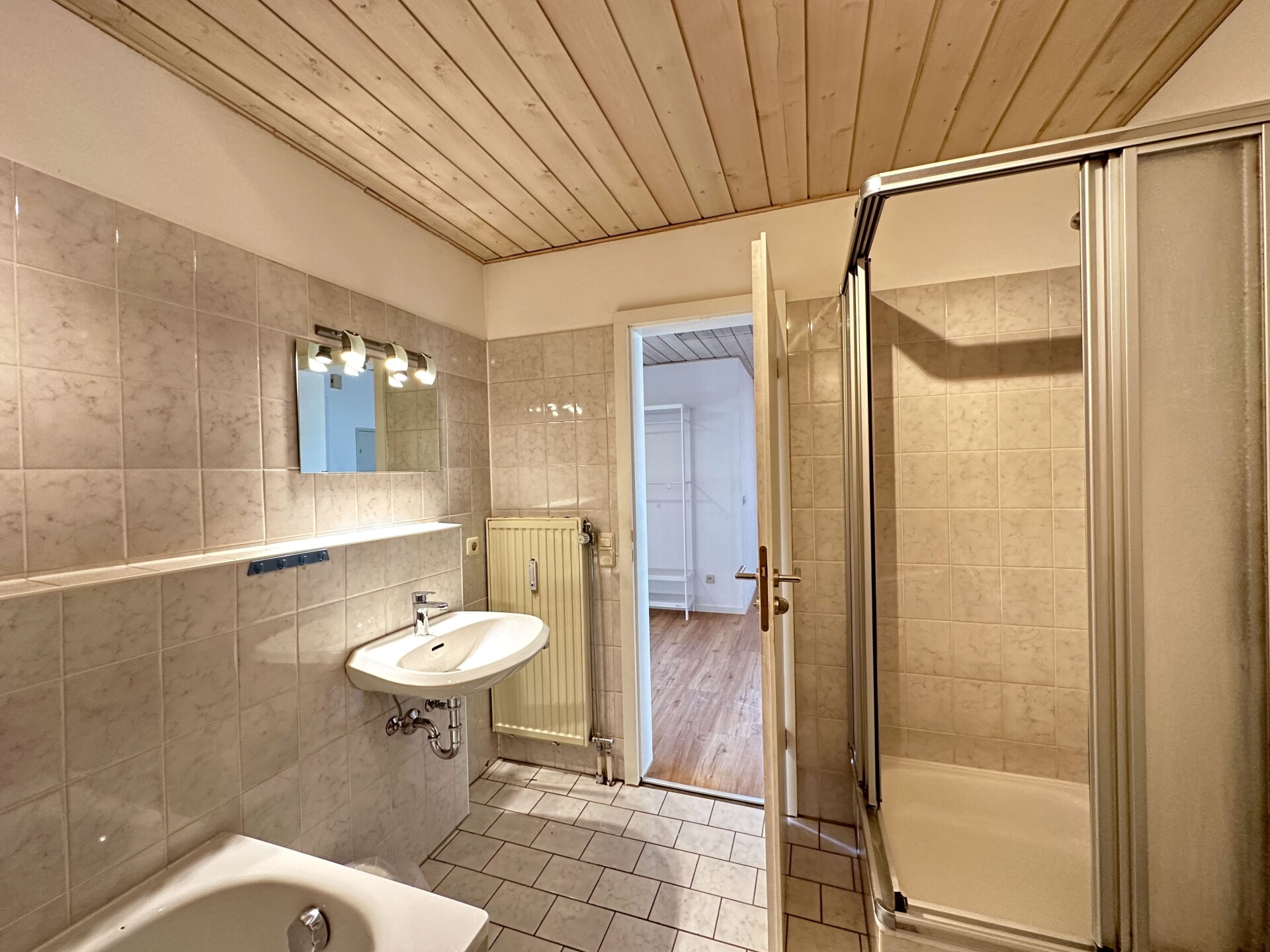 Monteur-Zimmer - München - Wohnungen und Häuser in München