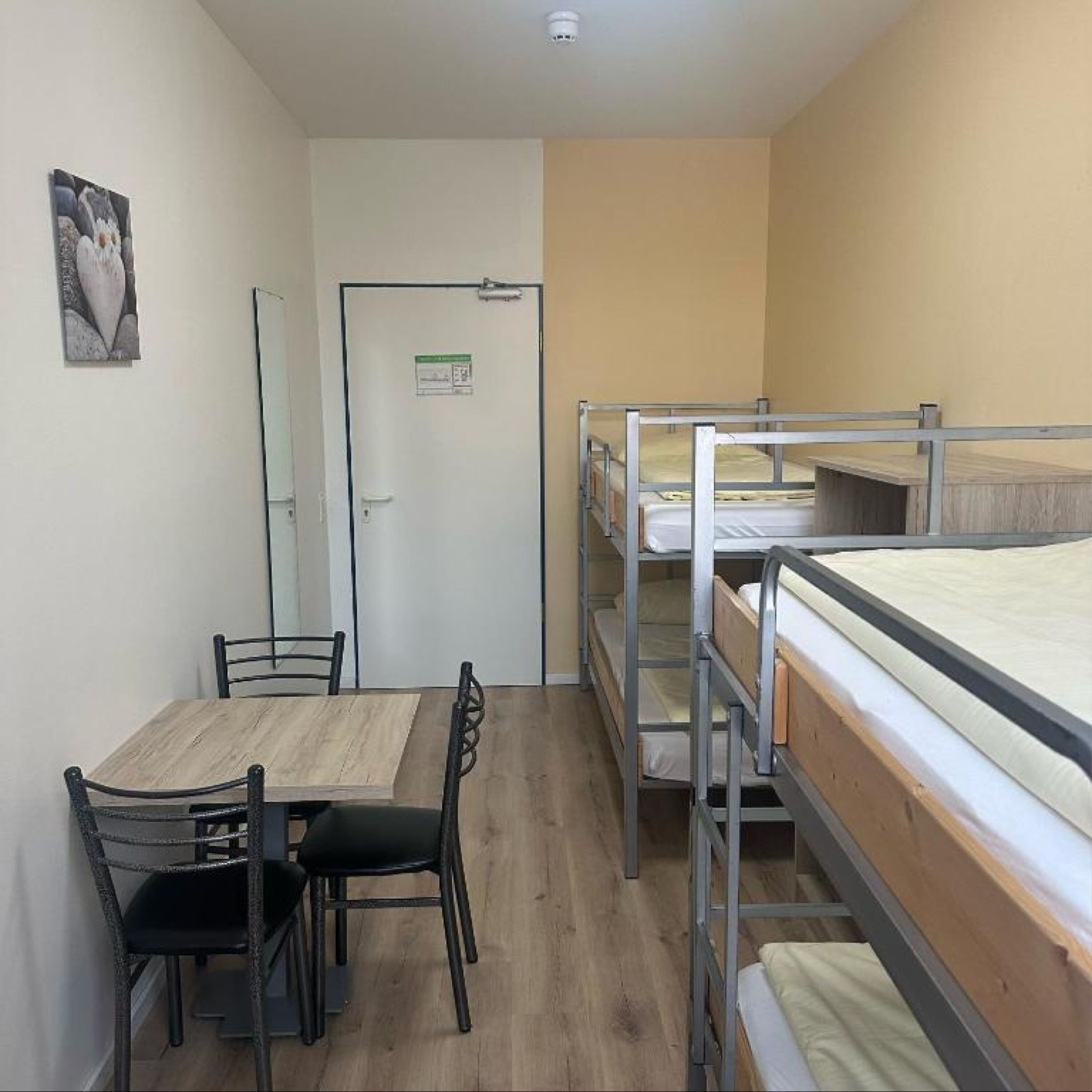 Monteur-Zimmer - München - Low Budget Hostel