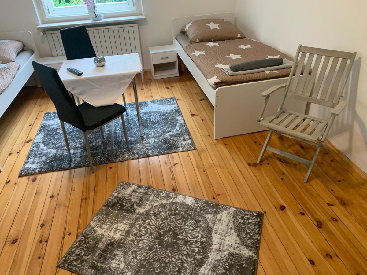 Monteur-Zimmer - München - Obermenzing - In Top Lage Exclusive Appartments bis zu 20 Personen