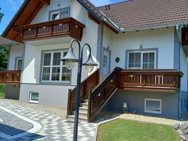 MonteurZimmer: Claudia Krobath