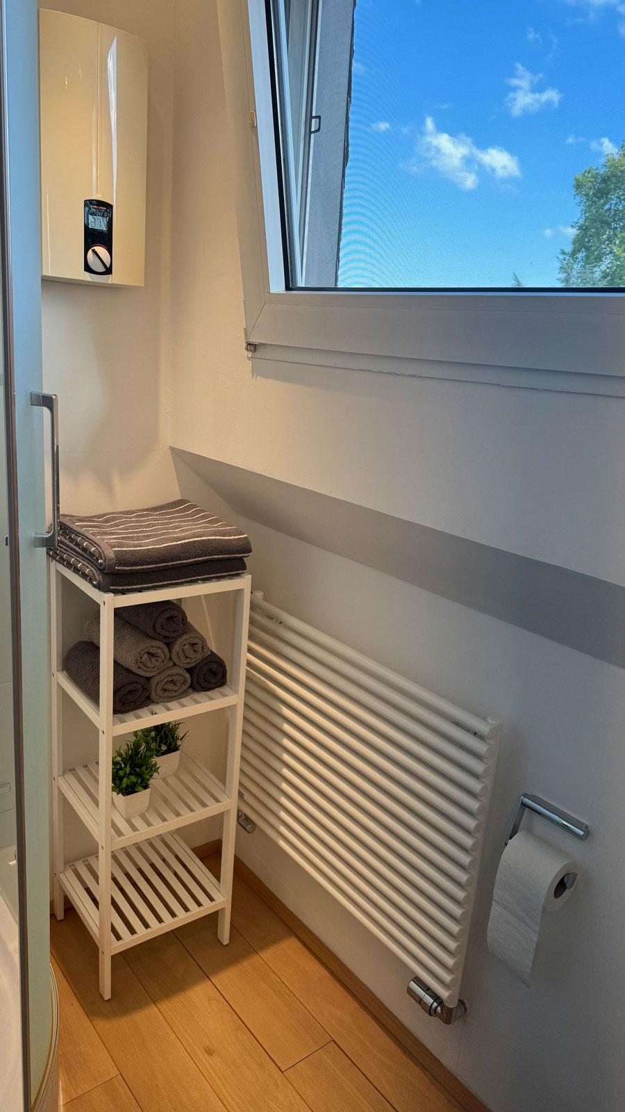 MonteurZimmer: Bad - Apartment Köln Bonn DeLux Burgblick