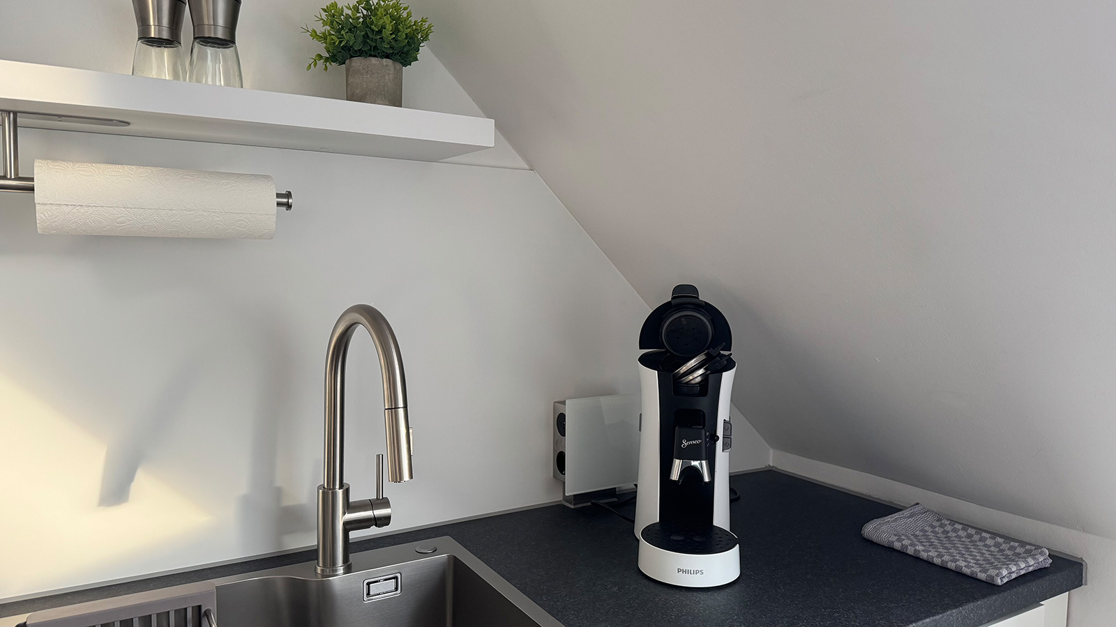 MonteurZimmer: Küche - Apartment Köln Bonn DeLux Burgblick