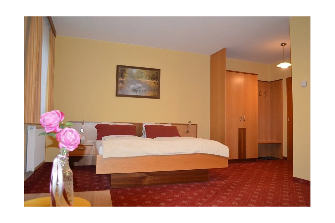 MonteurZimmer: Thermenlandpension Krump