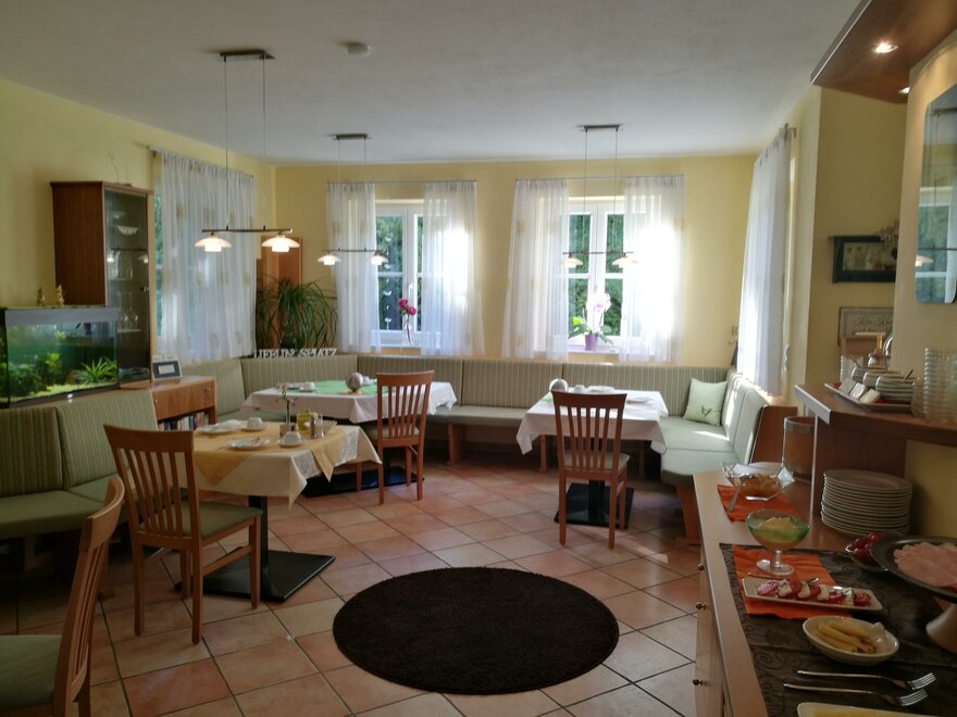 MonteurZimmer: Thermenlandpension Krump