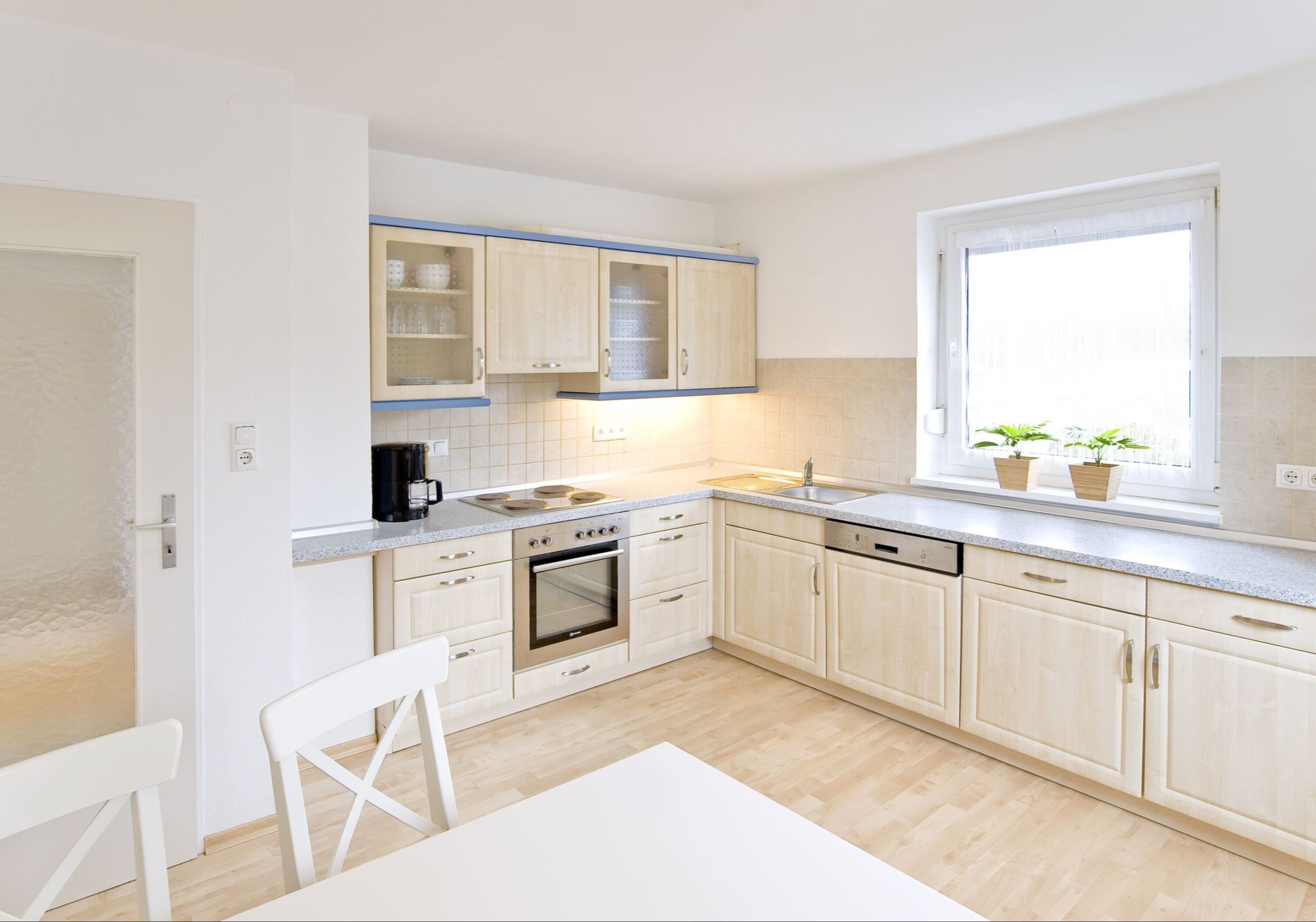 Monteur-Zimmer - Regensburg - Ferienhaus mit 2 separaten 2 Zimmer Wohnungen und Stellplatz