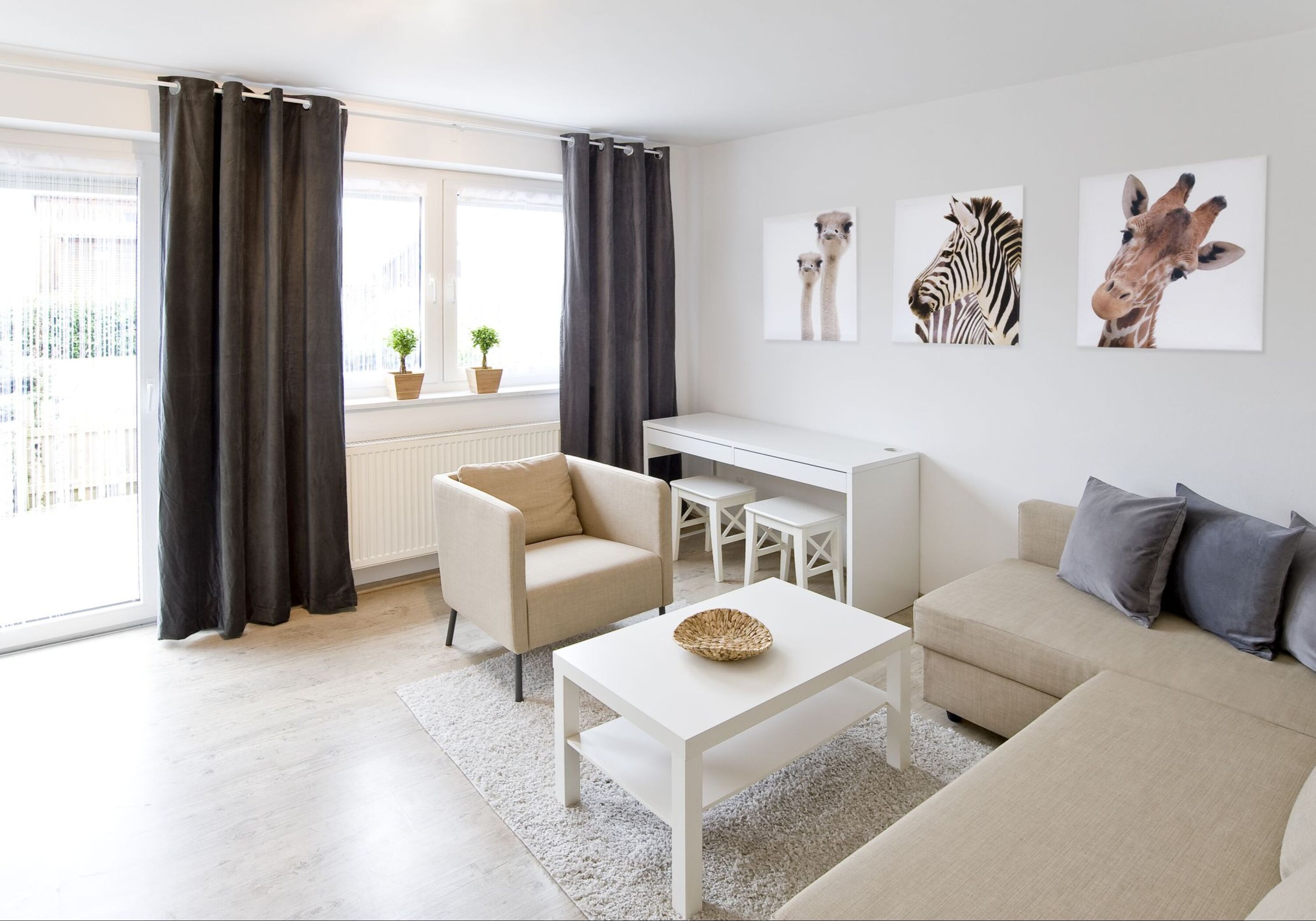 Monteur-Zimmer - Regensburg - Ferienhaus mit 2 separaten 2 Zimmer Wohnungen und Stellplatz