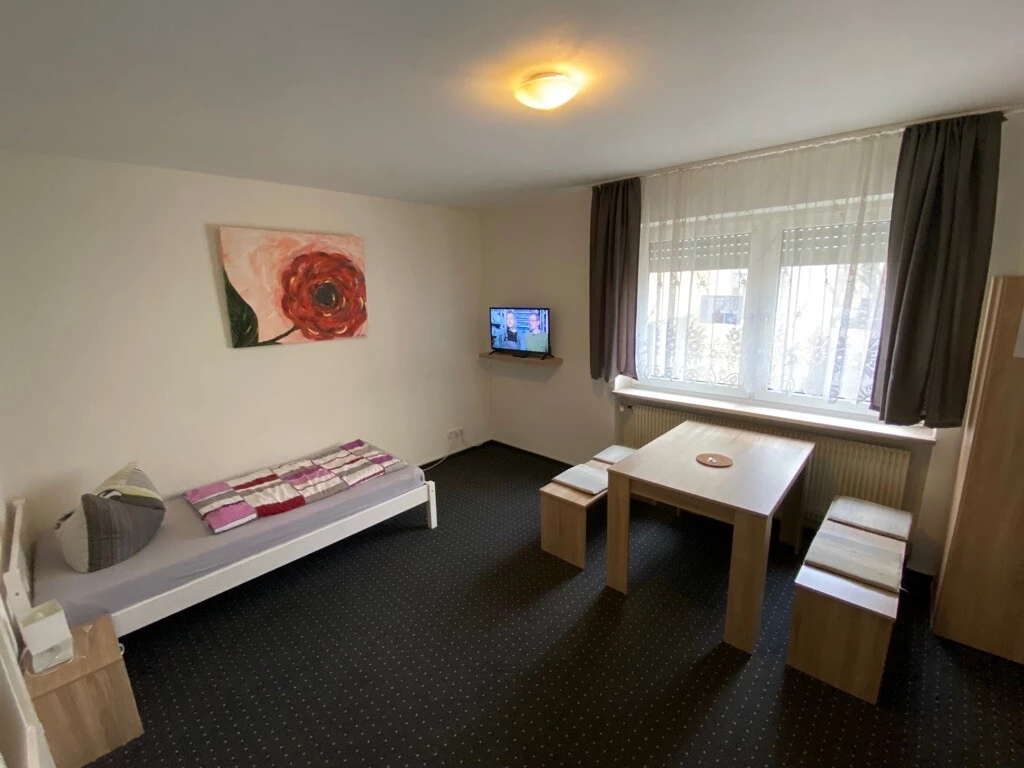 Monteur-Zimmer - Regensburg - Wohnen auf kurze Zeit (Appartements, Zimmer, Wohnungen) auch für größere Gruppen!!