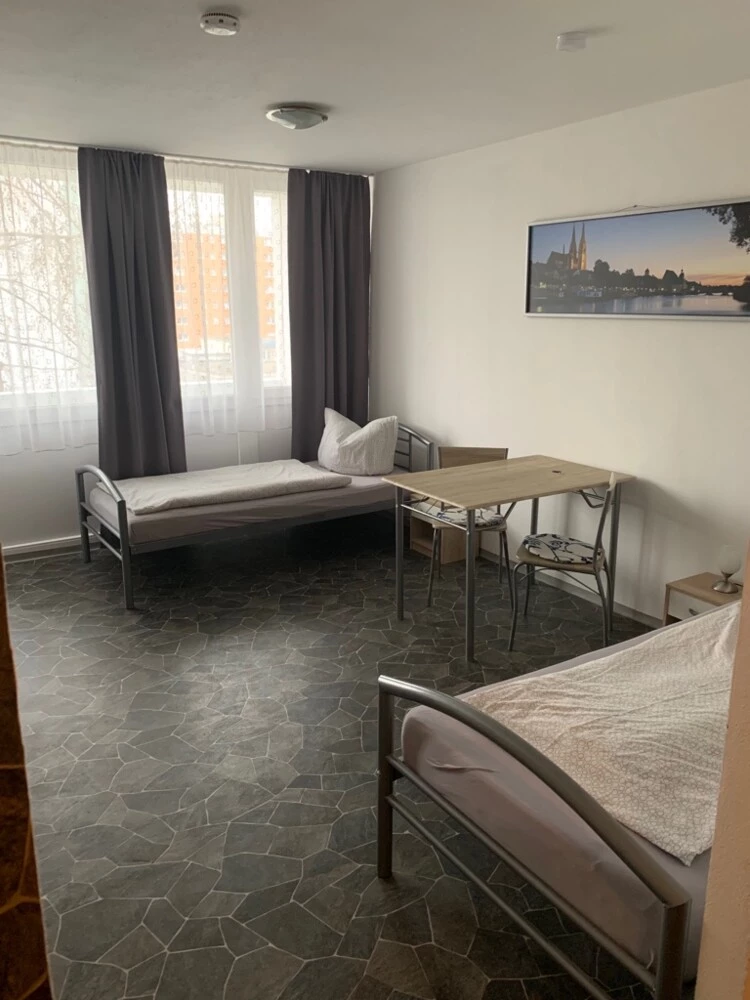 Monteur-Zimmer - Regensburg - Wohnen auf kurze Zeit (Appartements, Zimmer, Wohnungen) auch für größere Gruppen!!