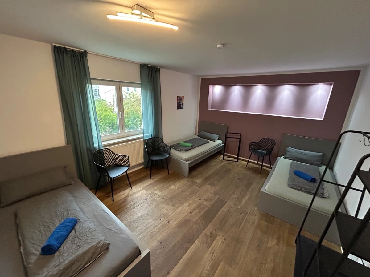 Monteur-Zimmer - Regensburg - OhPardon! BLF: 3 Monteurwohnungen / Einzelbetten / Küche+Bad / Garten