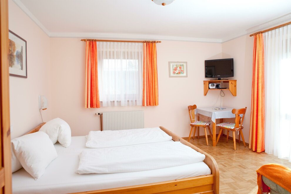 Monteur-Zimmer - Zimmerarten: Doppelzimmer - Steiermark - Zimmer 1  - Gästehaus Gigler