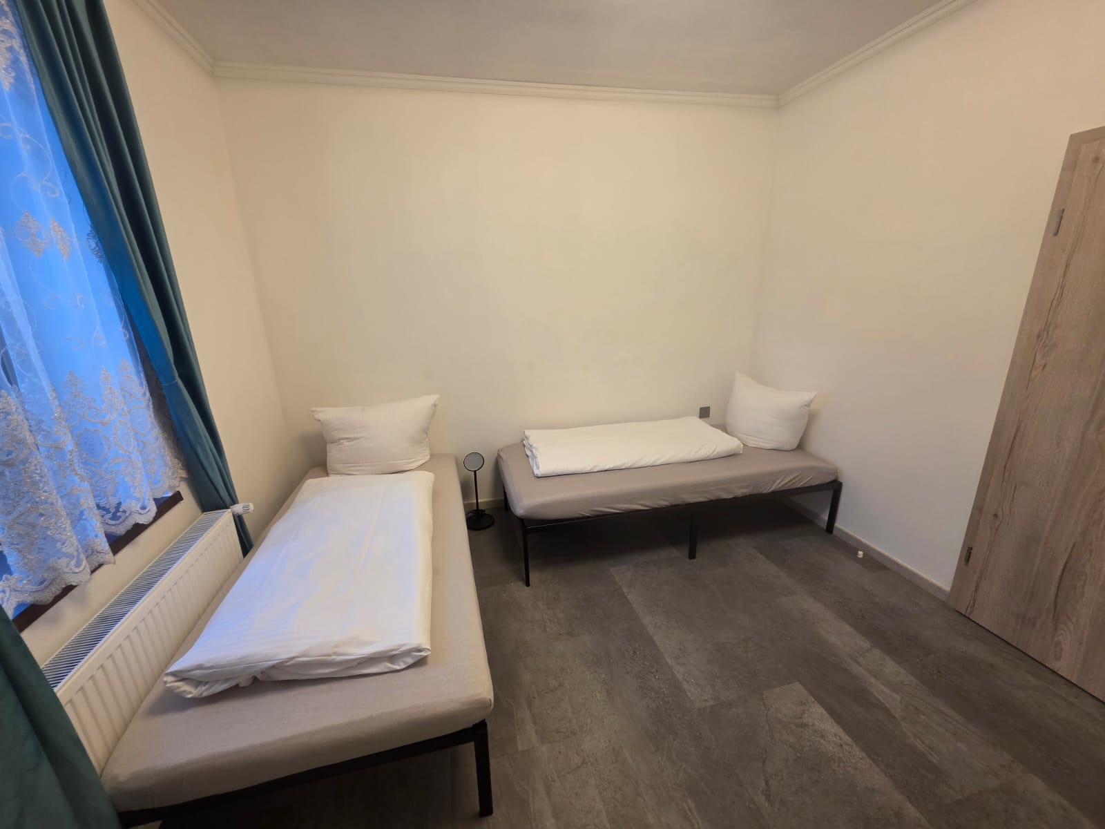 Monteur-Zimmer - Zahlungsarten: Auf Rechnung - 3 Betten vorhanden  - Harmonie Oase 2