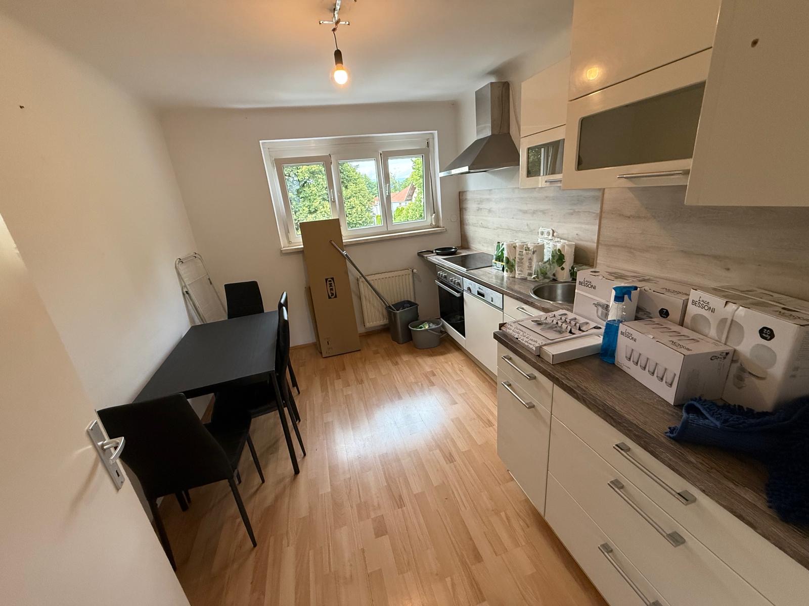 MonteurZimmer: Küche - Monteur-Arbeiter Wohnung in Gewerbe-und Industriegebiet Nähe