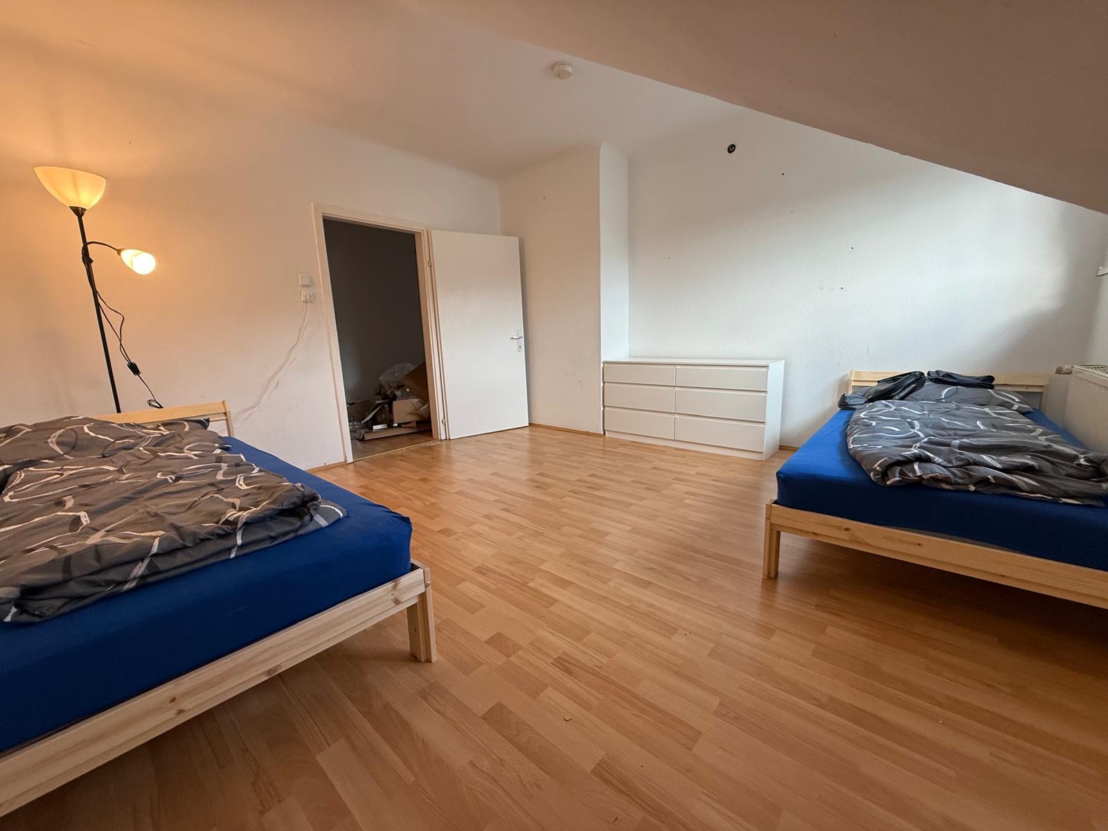 MonteurZimmer: Zimmer - Monteur-Arbeiter Wohnung in Gewerbe-und Industriegebiet Nähe