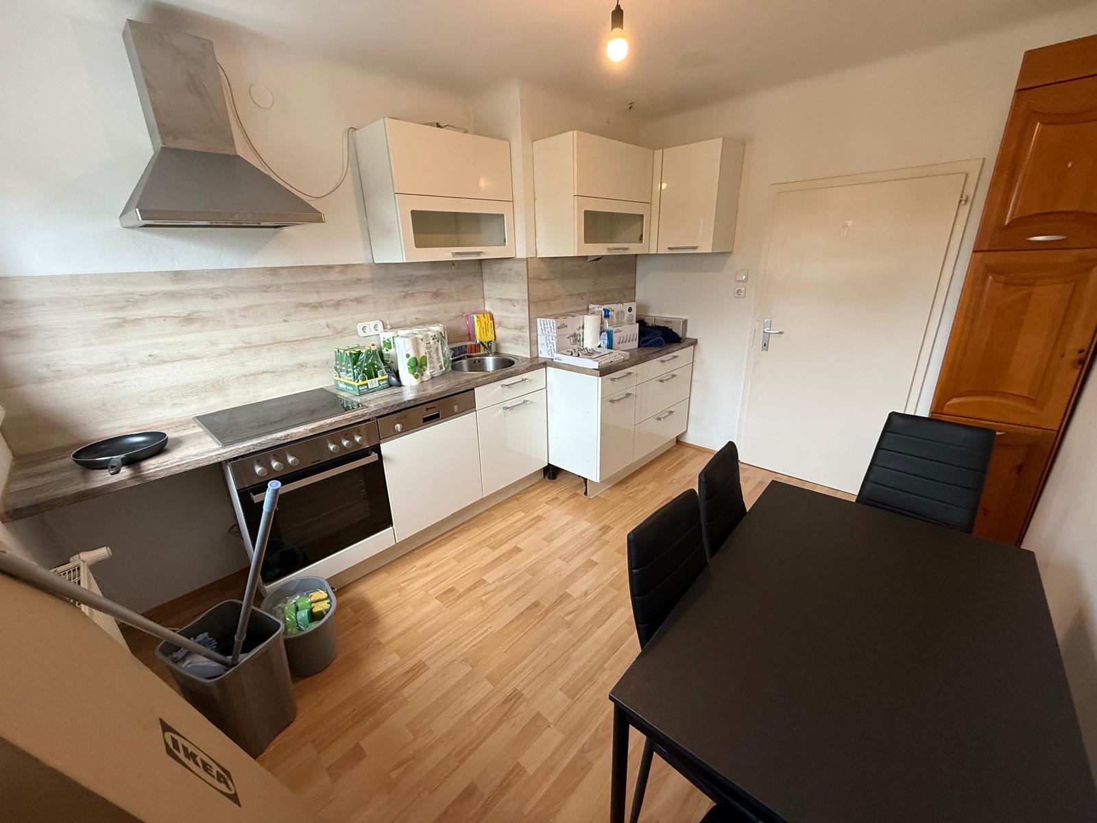 MonteurZimmer: Küche - Monteur-Arbeiter Wohnung in Gewerbe-und Industriegebiet Nähe