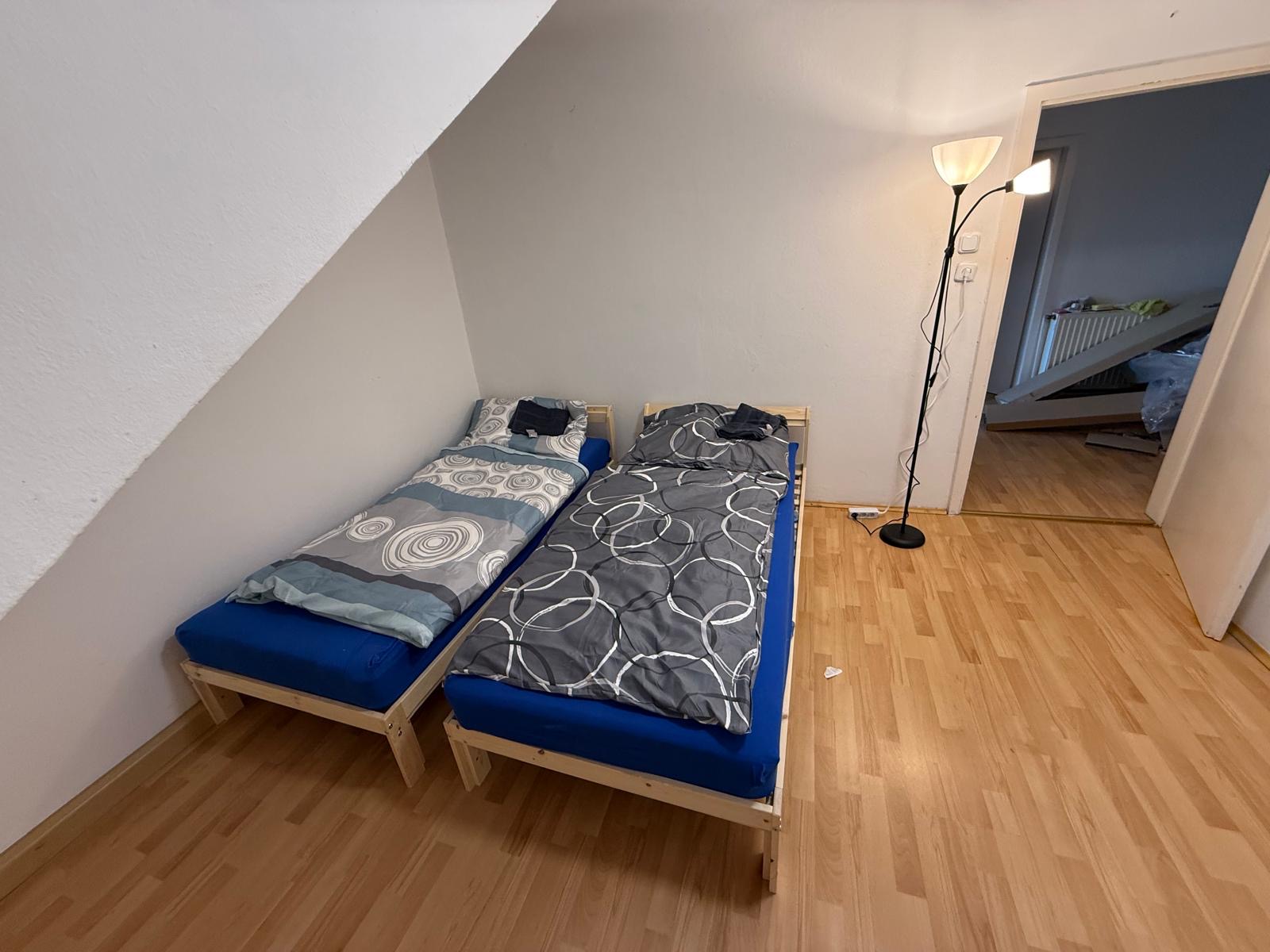 MonteurZimmer: Zimmer - Monteur-Arbeiter Wohnung in Gewerbe-und Industriegebiet Nähe