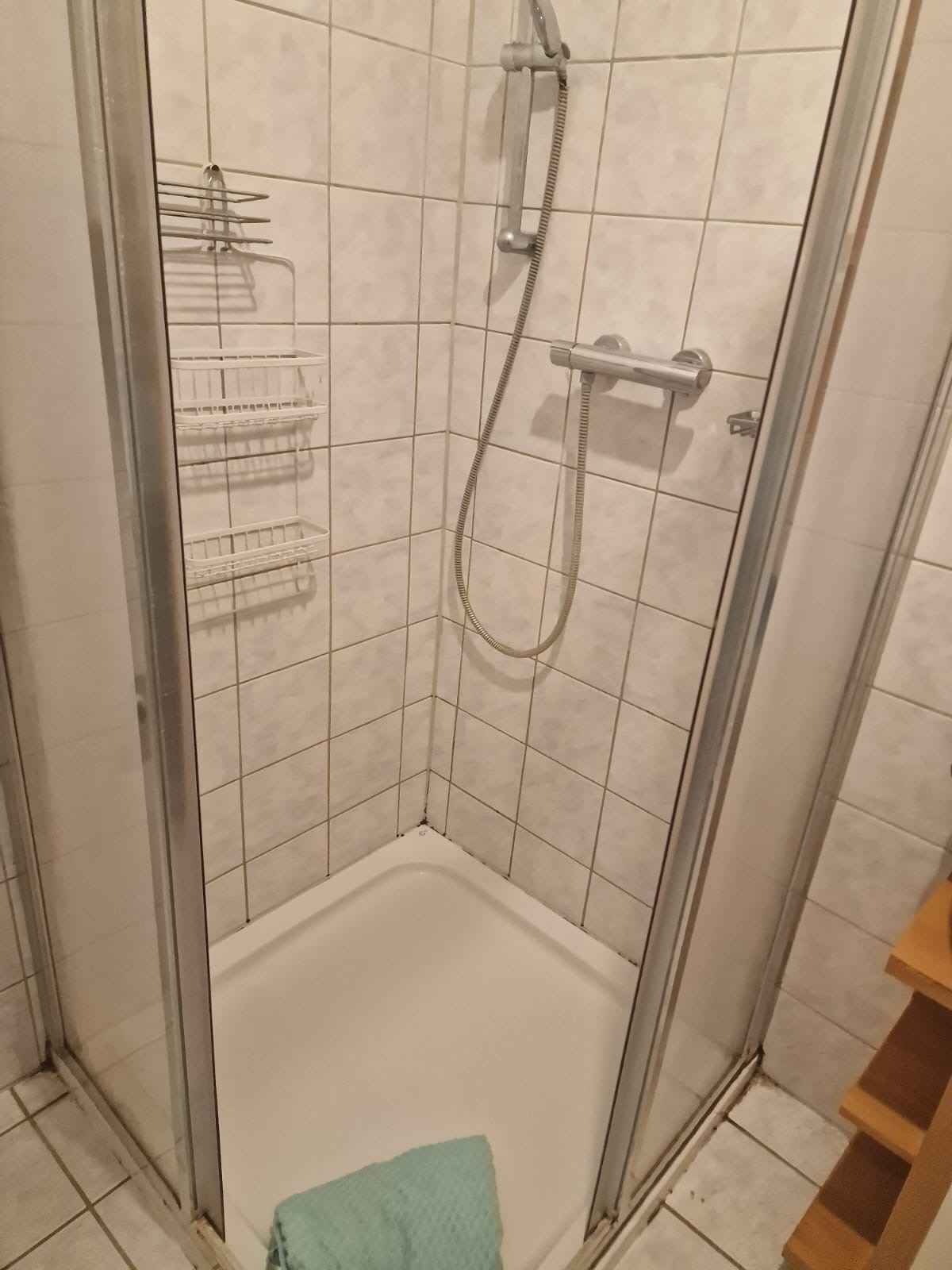 MonteurZimmer: Dusche - Monteur-Arbeiter Wohnung in Gewerbe-und Industriegebiet Nähe