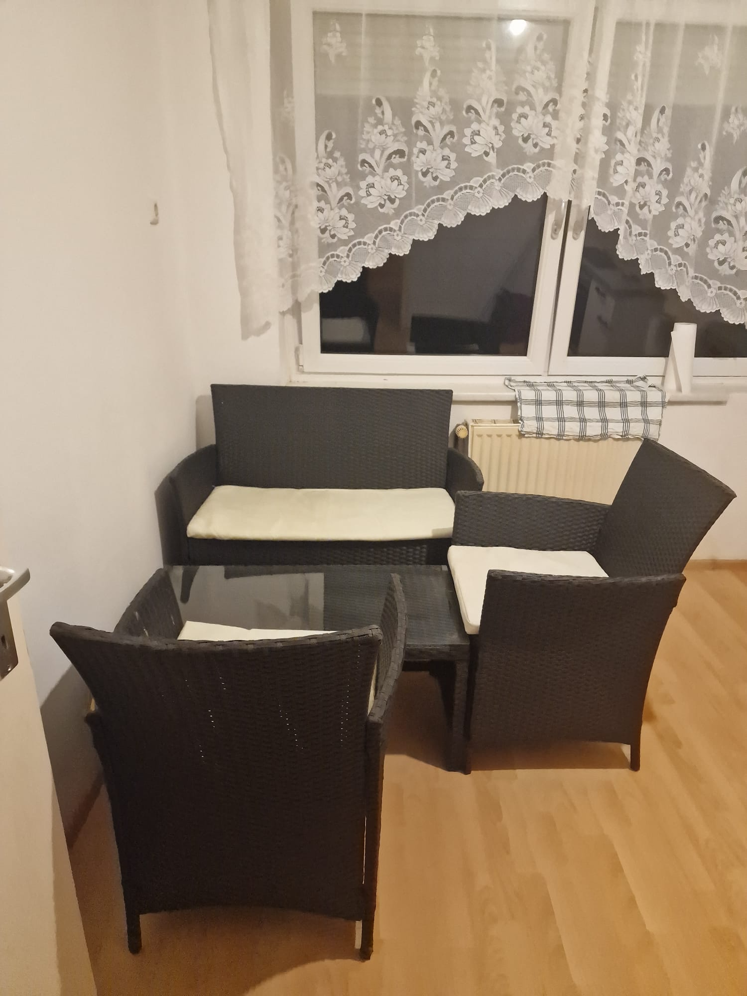 MonteurZimmer: Sitzecke - Monteur-Arbeiter Wohnung in Gewerbe-und Industriegebiet Nähe