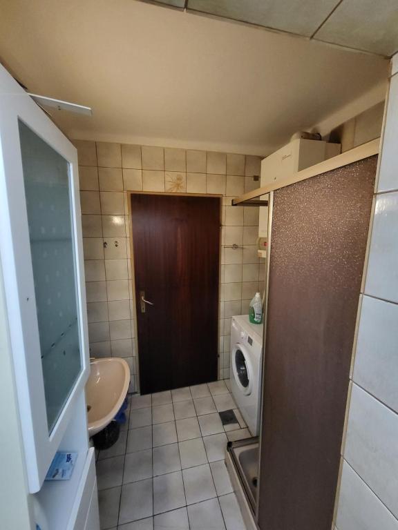 Monteur-Zimmer - Köflach - Monteurwohnung für 7-8 Personen
